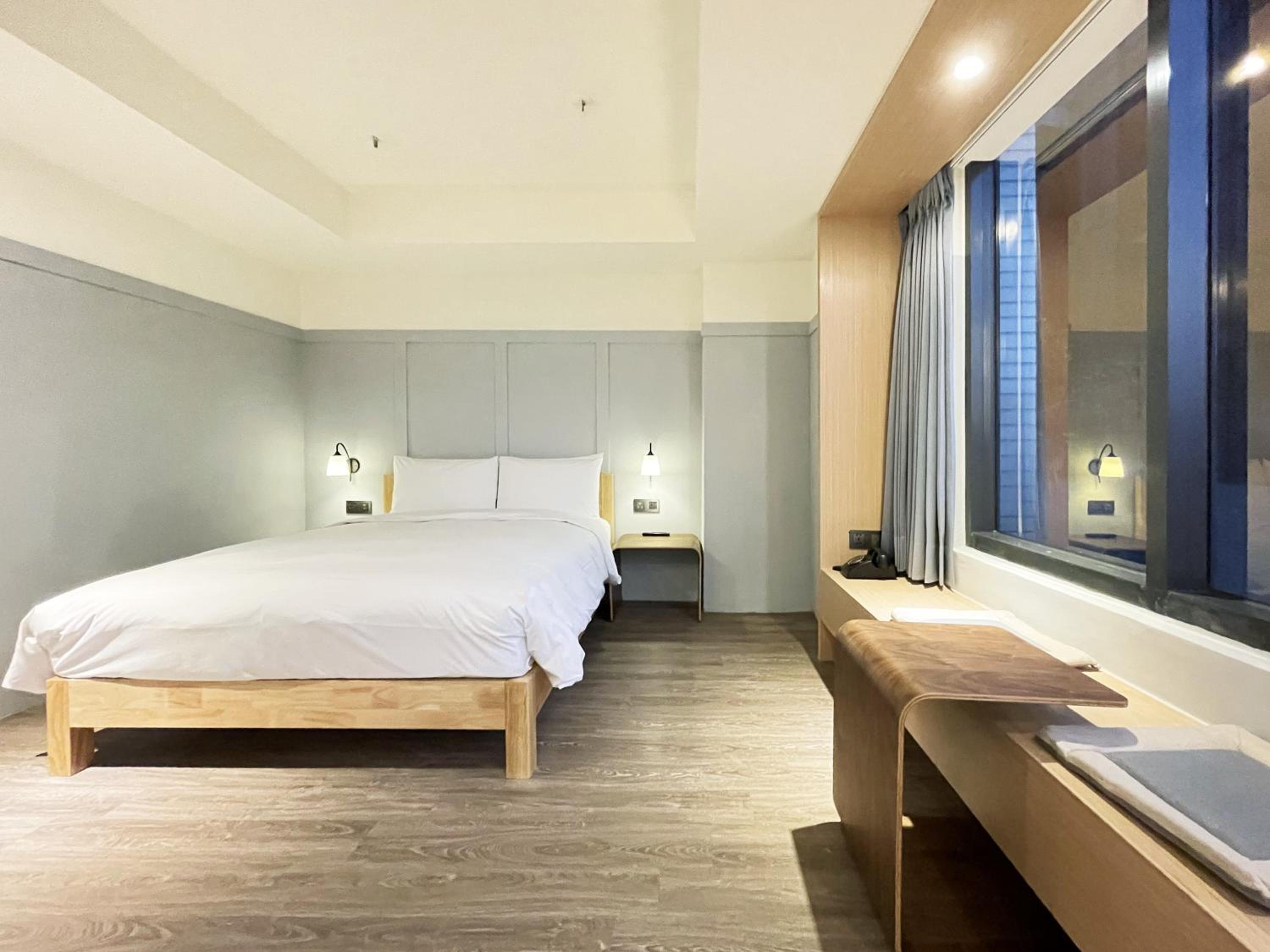 Standard Double Room - Photo 9
