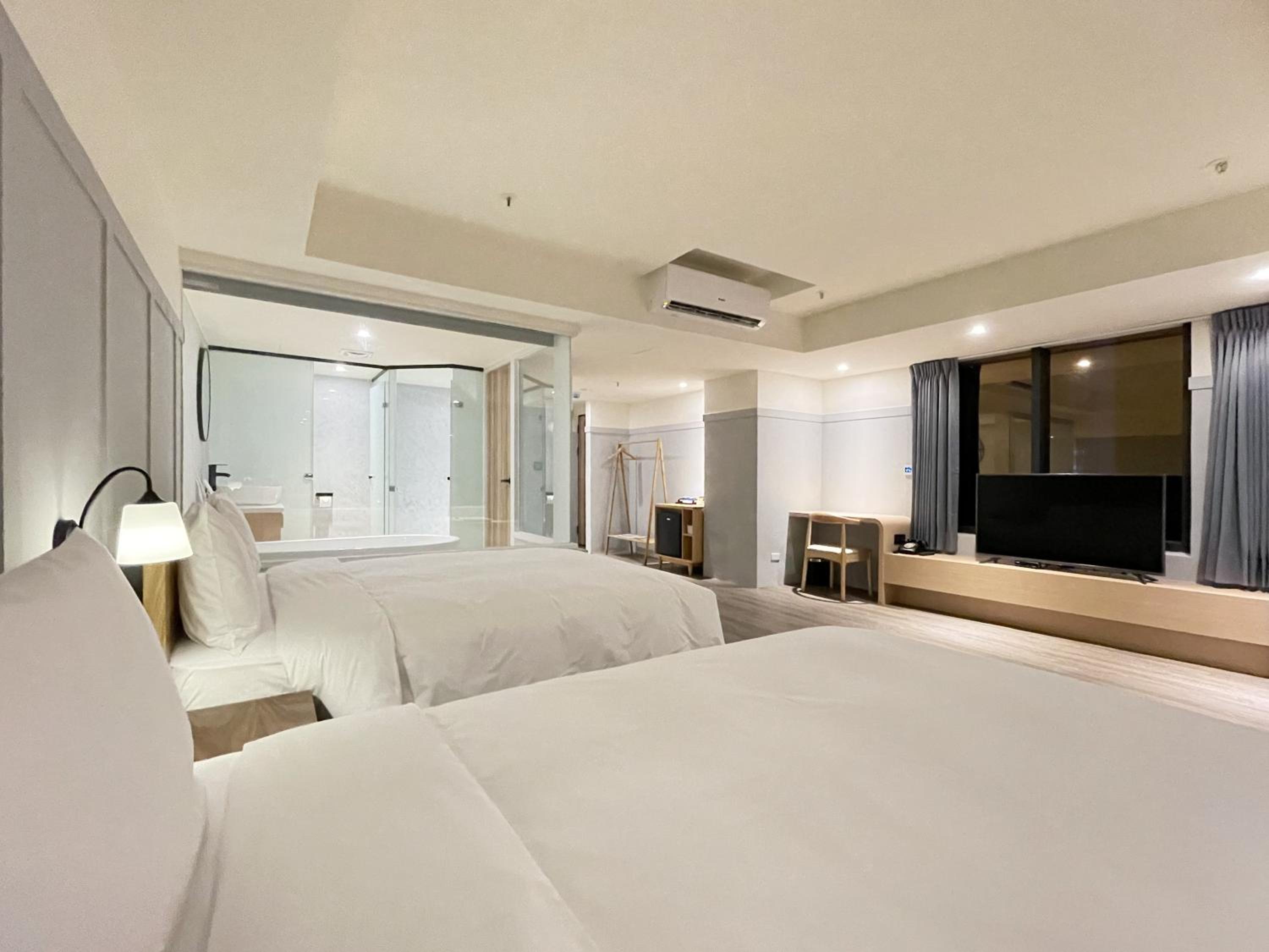 Superior Quadruple Room - Photo 5