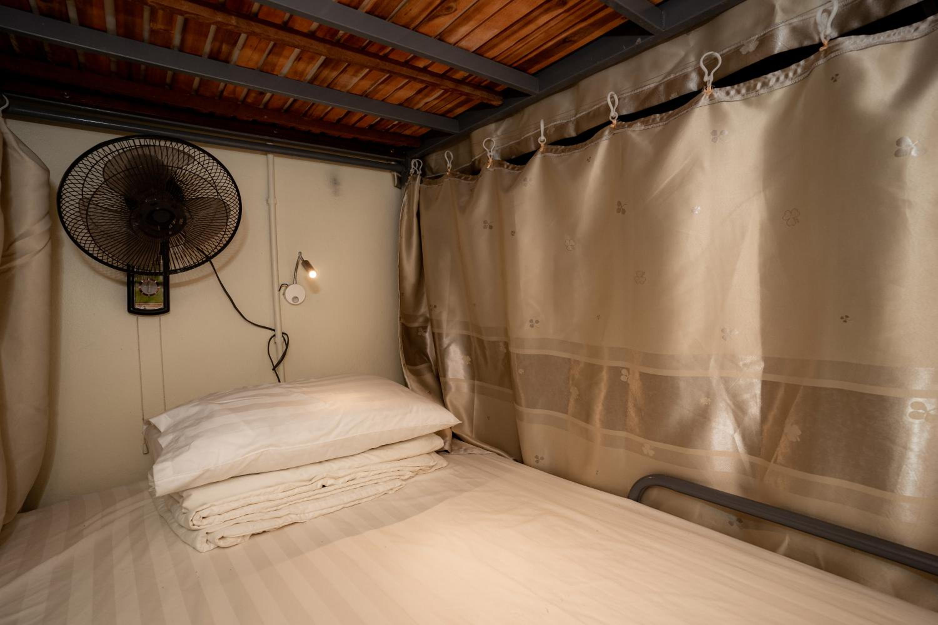 Bed In 4-Bed Female Dormitory Room photo 2