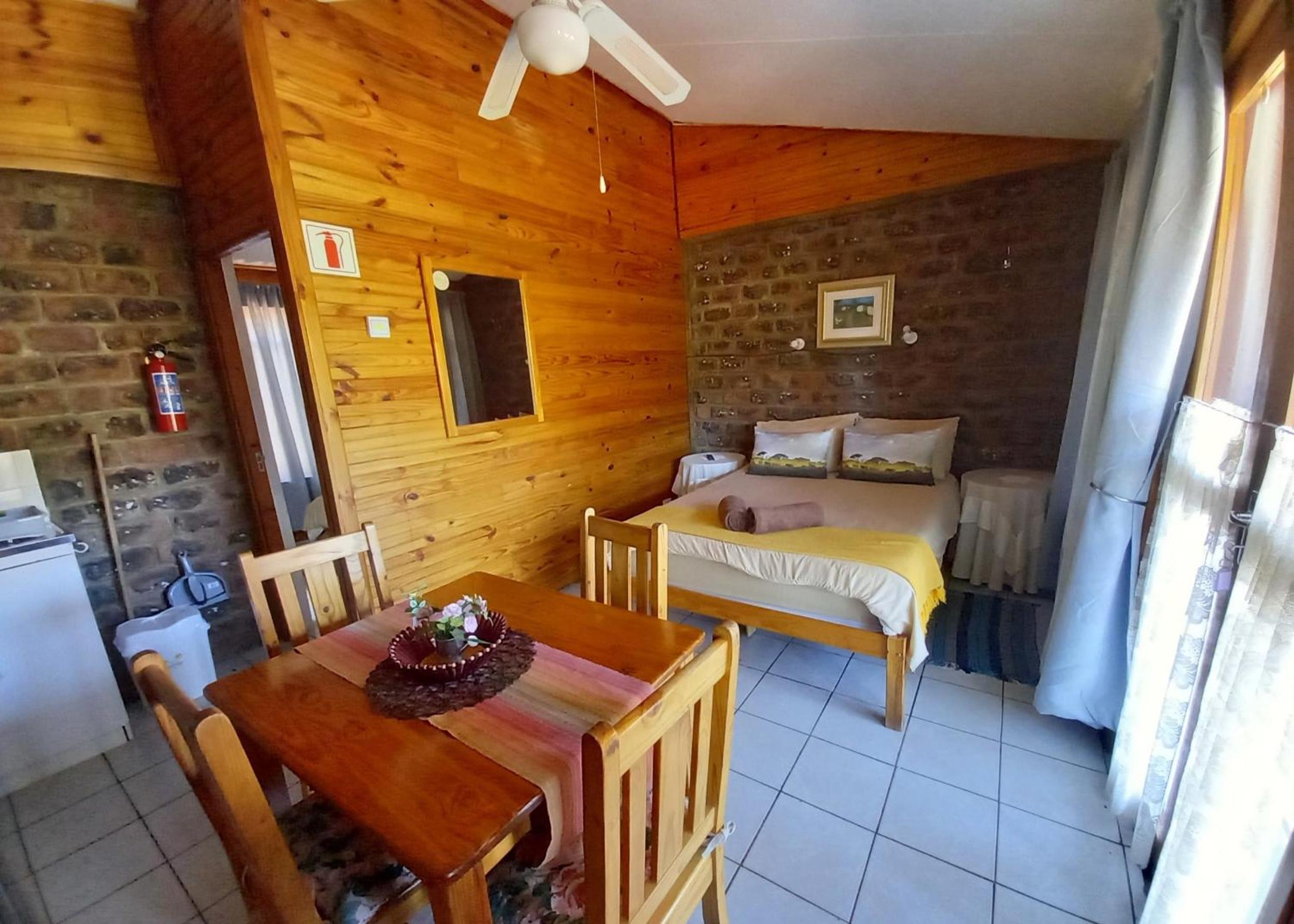 Family Room with Mountain View photo 1