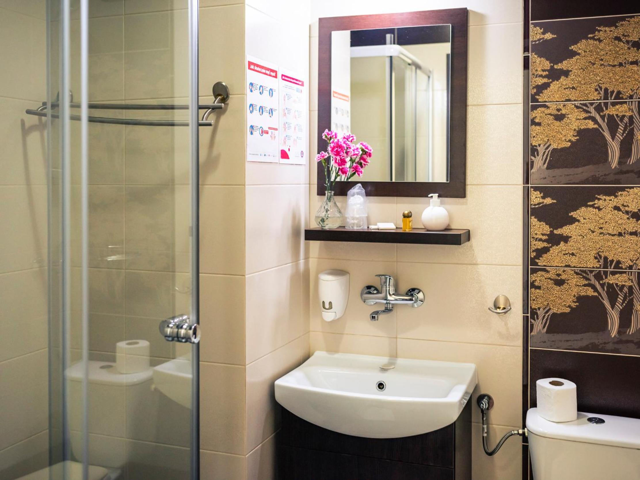 Standard Twin Room - Photo 3