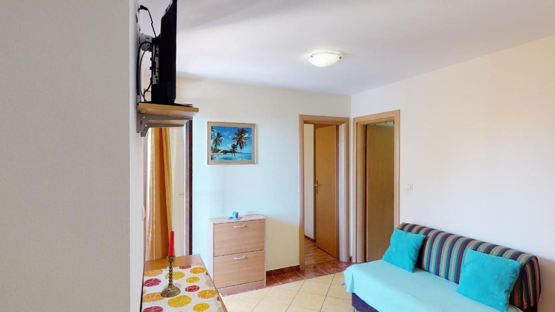 One-Bedroom Apartment with Balcony photo 2