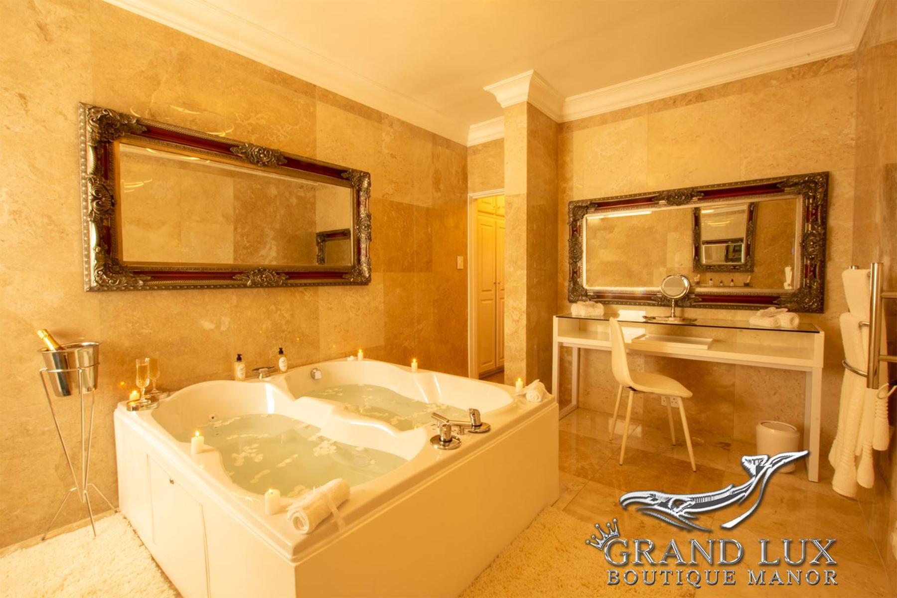 Junior Suite with Sea View - Photo 3
