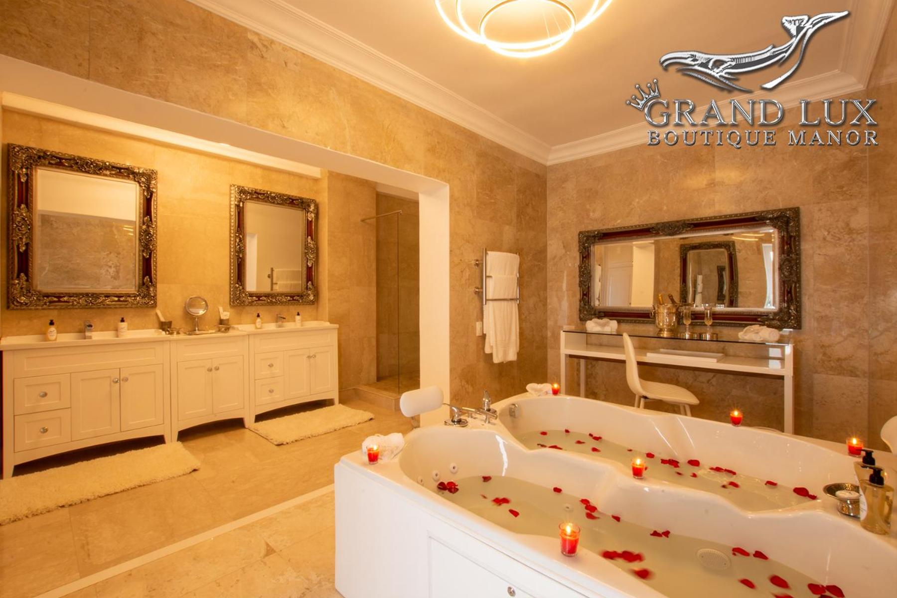 King Suite with Sea View - Photo 4