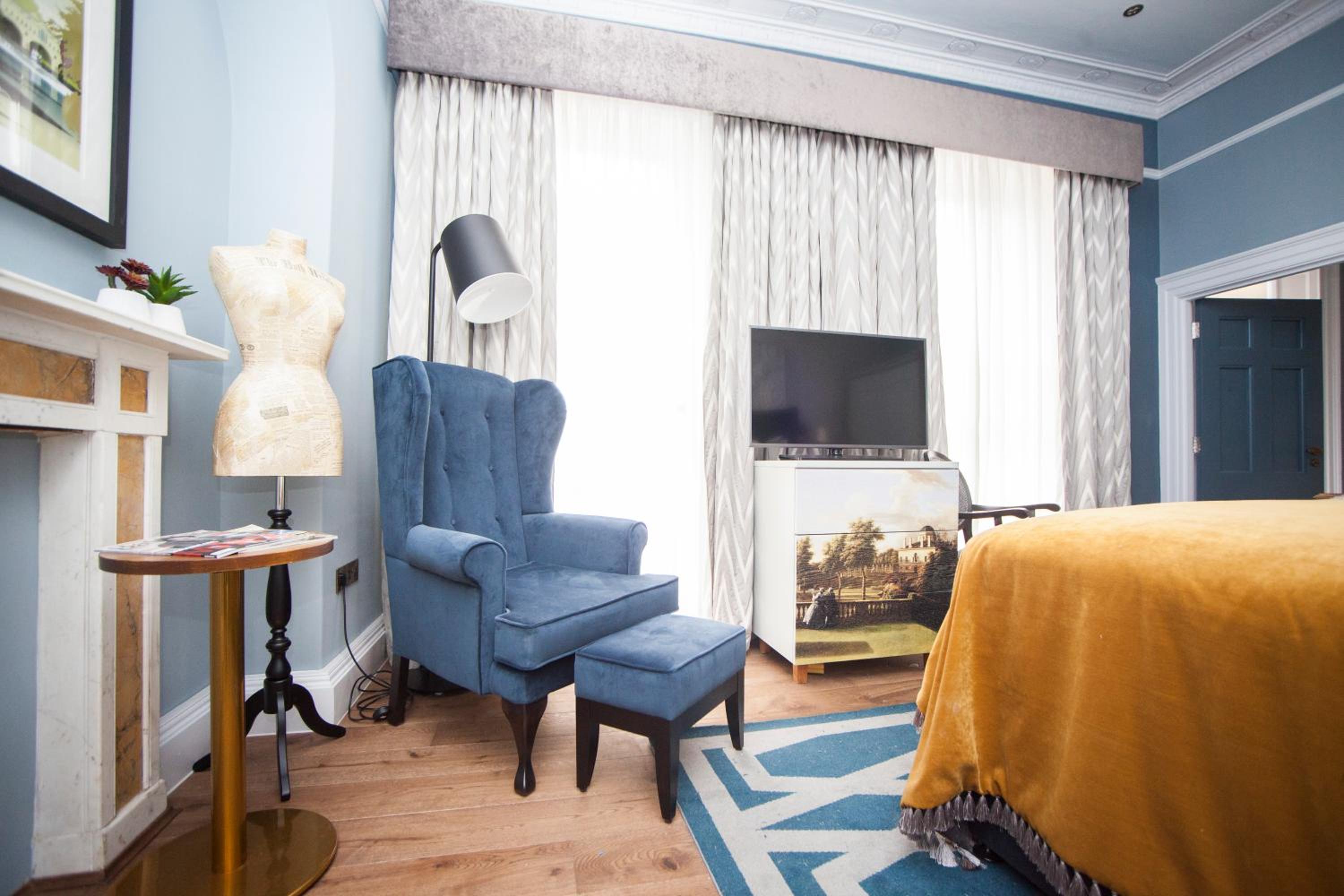 Premium King Room with Separate Bath photo 1