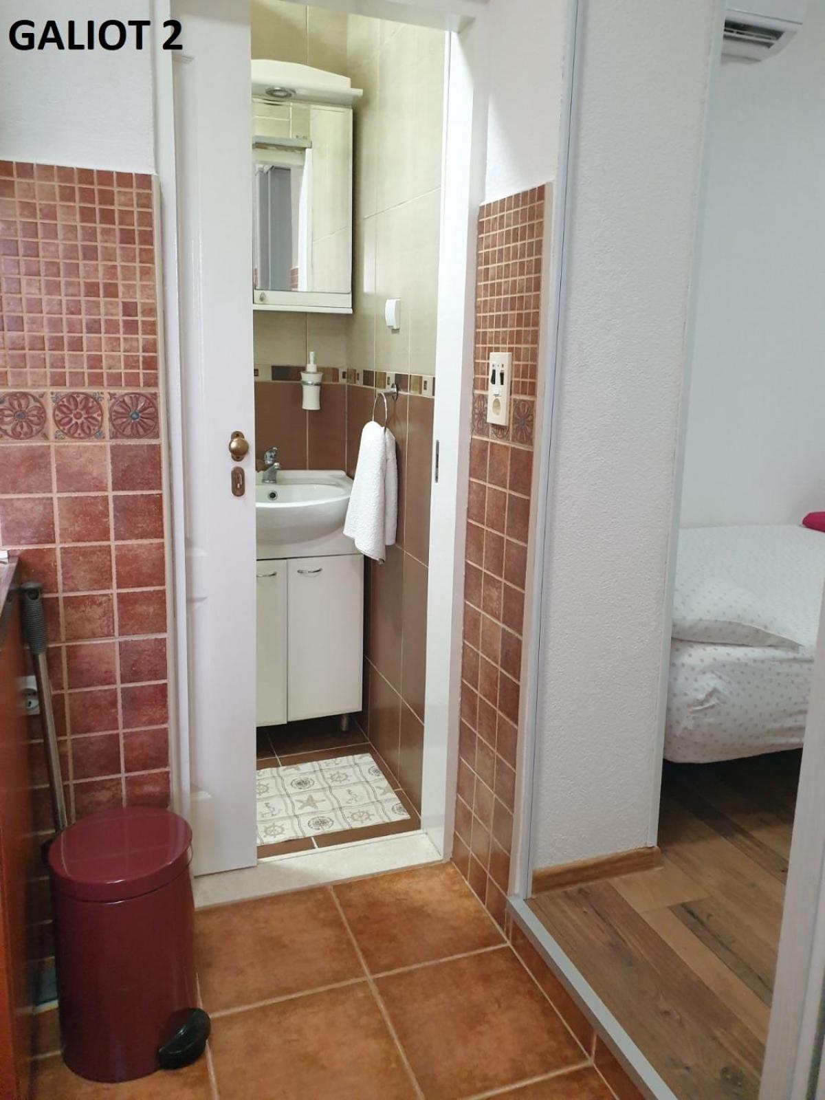 Studio Apartment photo 3