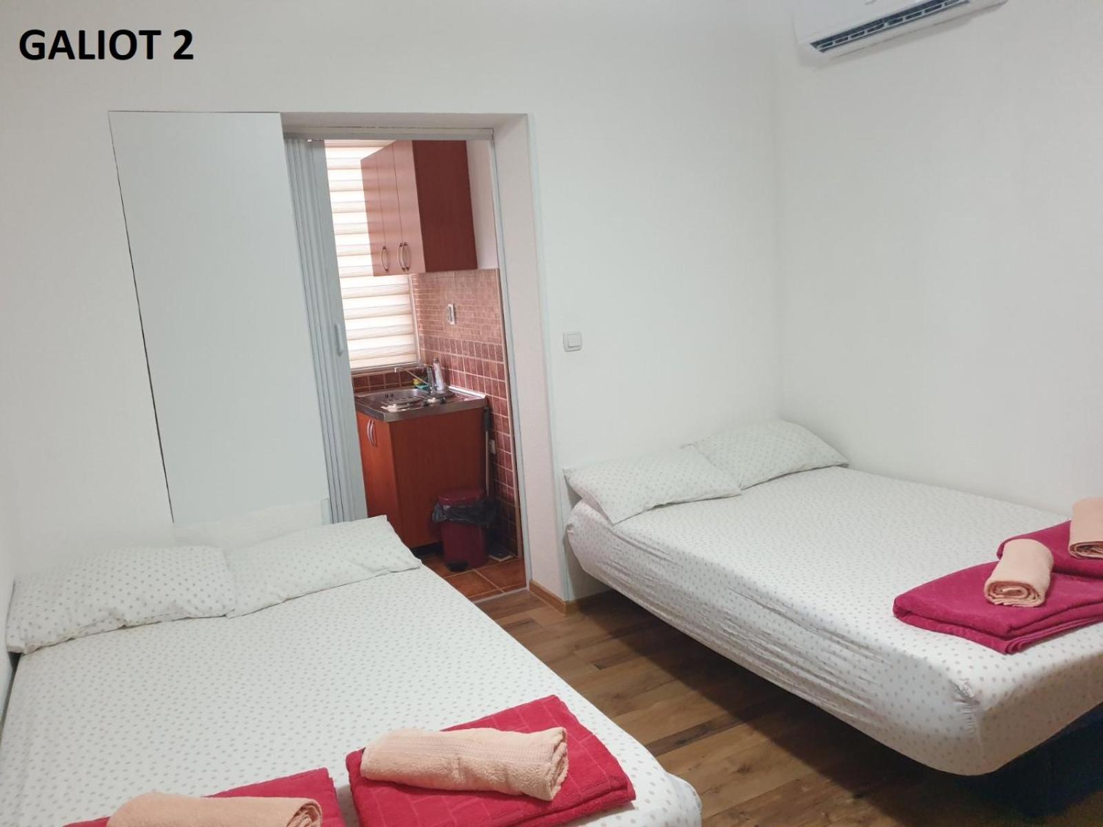 Studio Apartment photo 2
