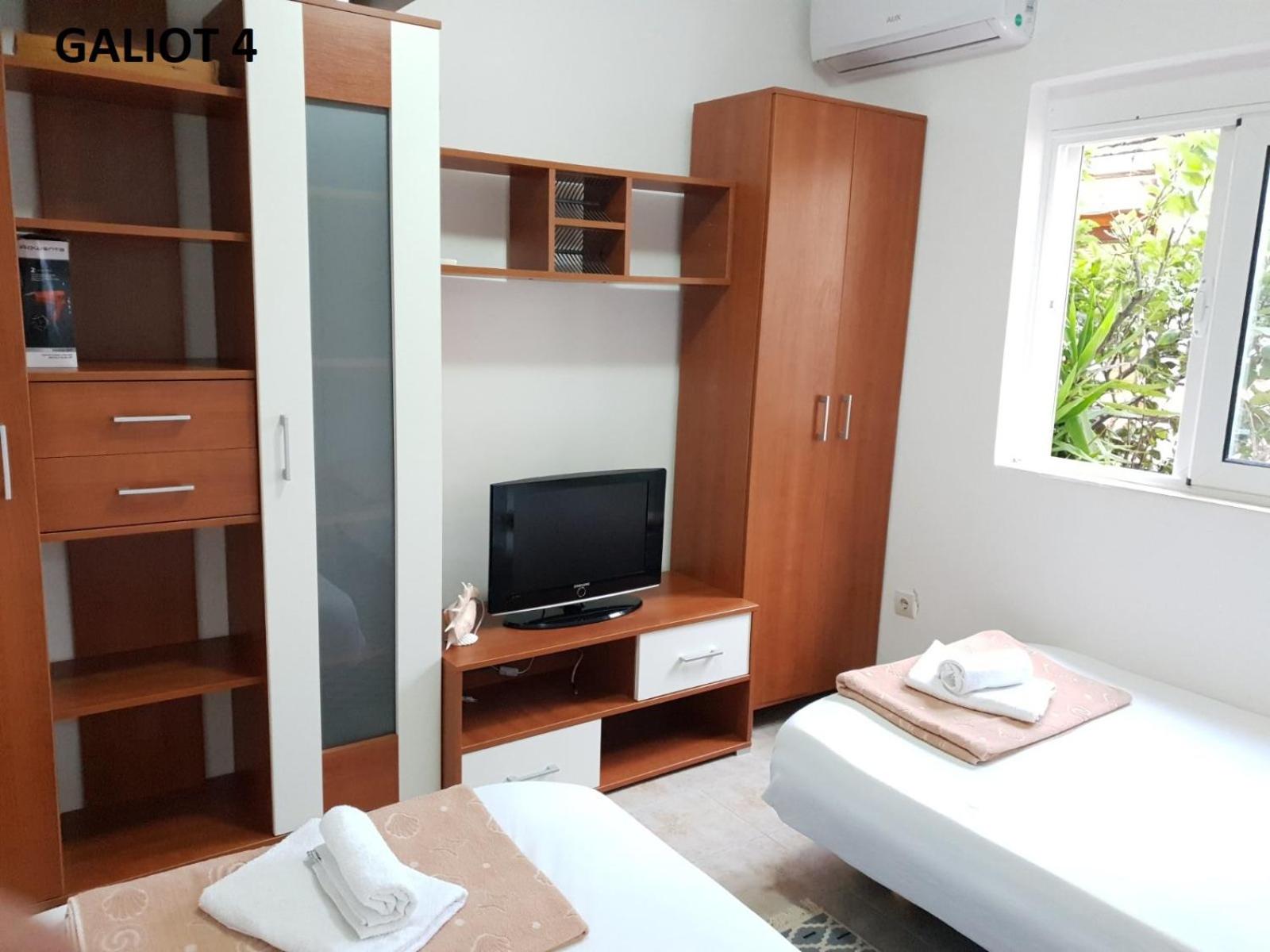 Apartment with Terrace photo 1