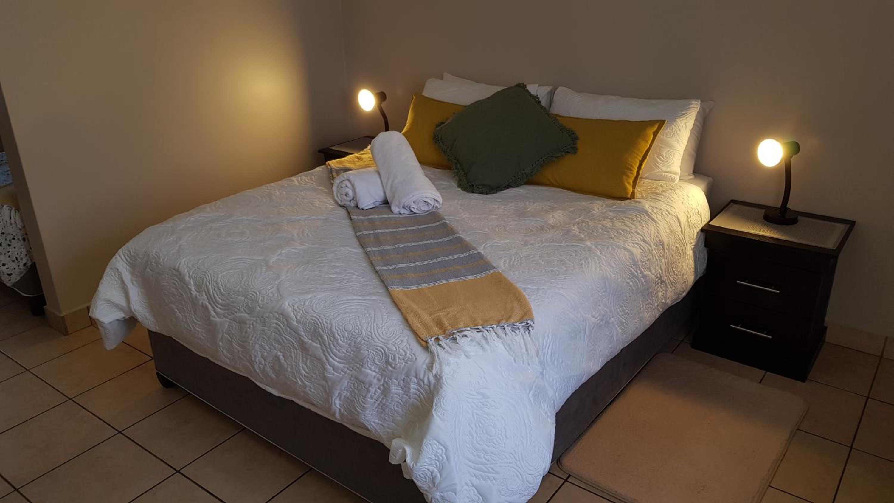 Two-Bedroom Apartment - Photo 7
