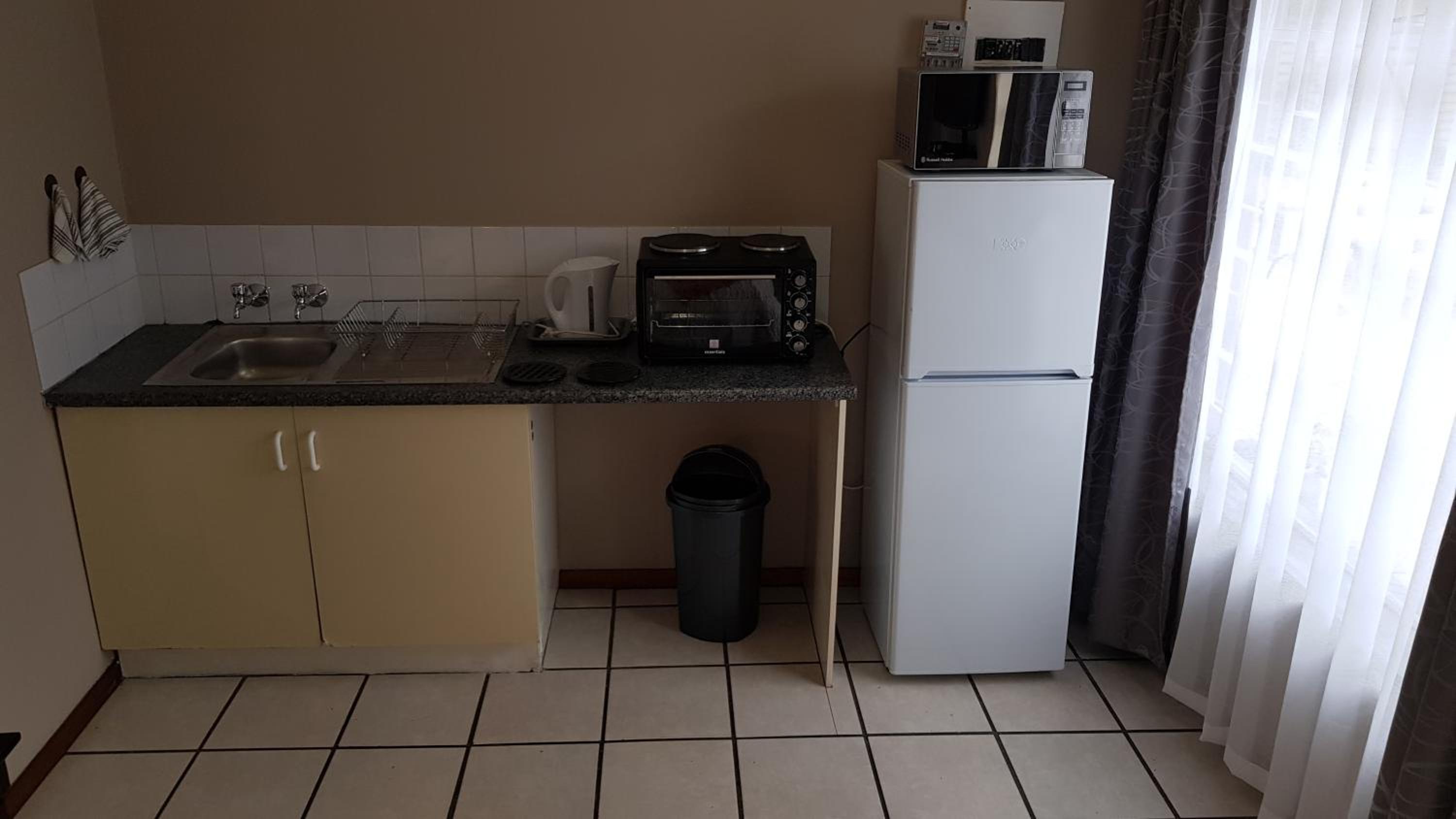 One-Bedroom Apartment - Photo 6