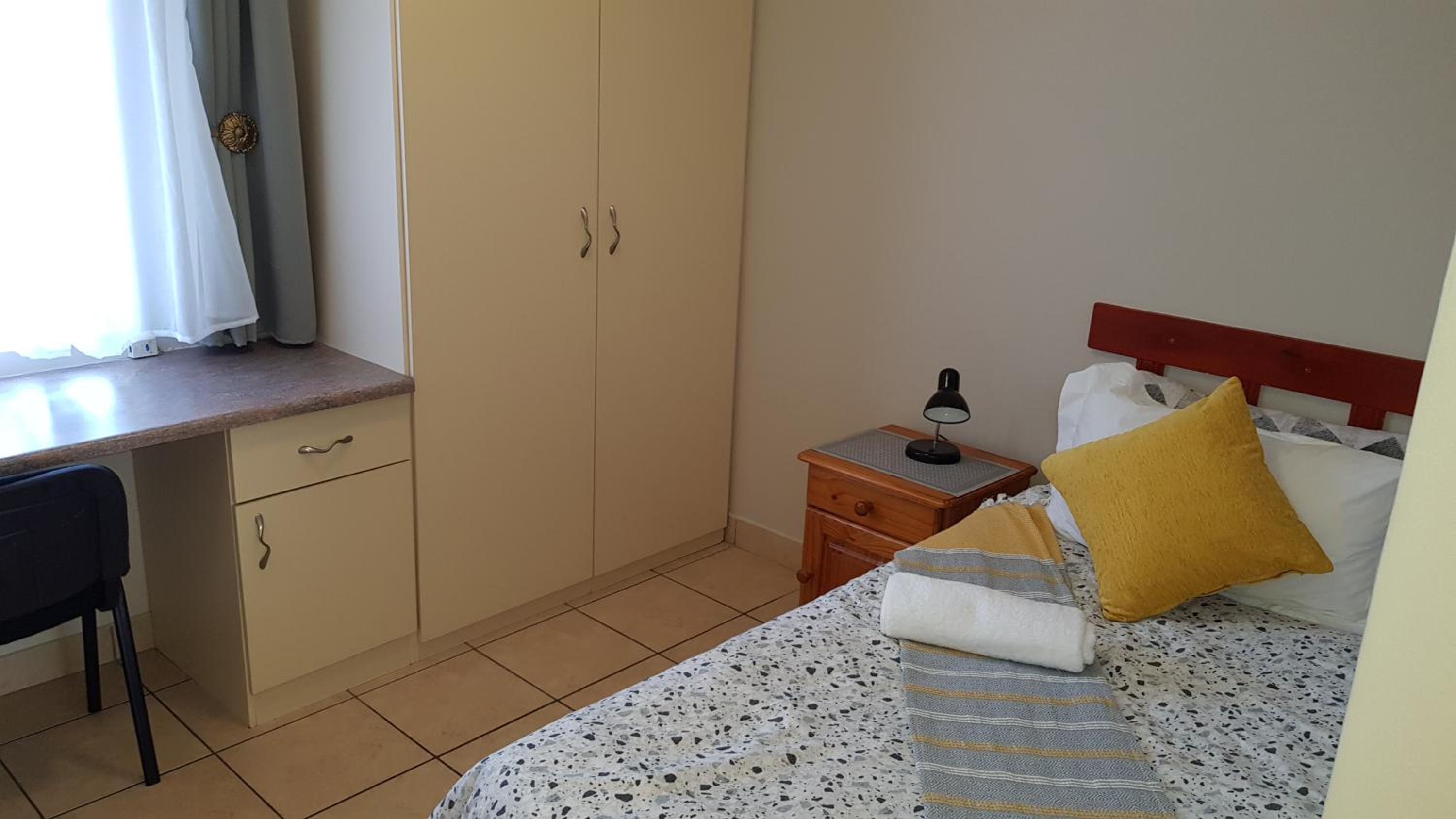Two-Bedroom Apartment - Photo 5