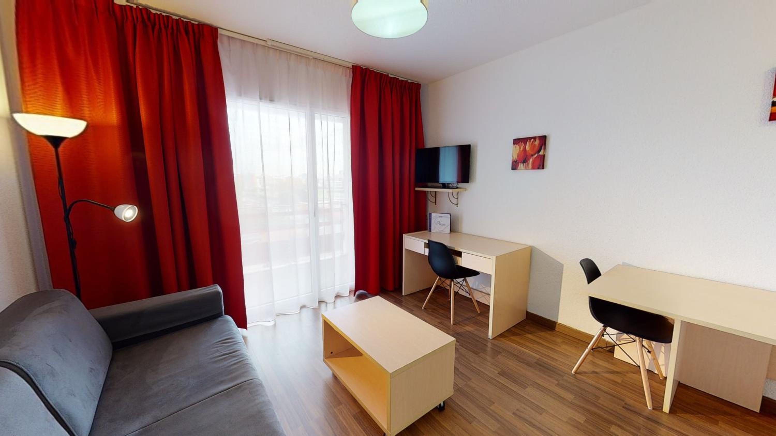 Suite - Photo 7