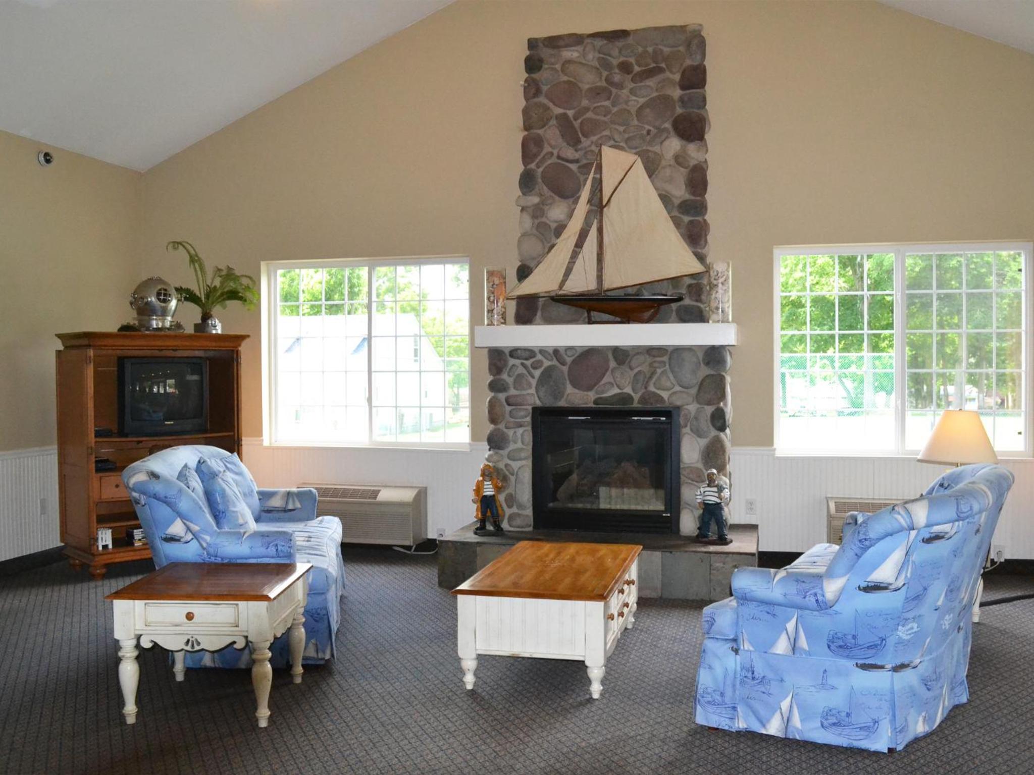 Deluxe Double Room with Balcony - Photo 2
