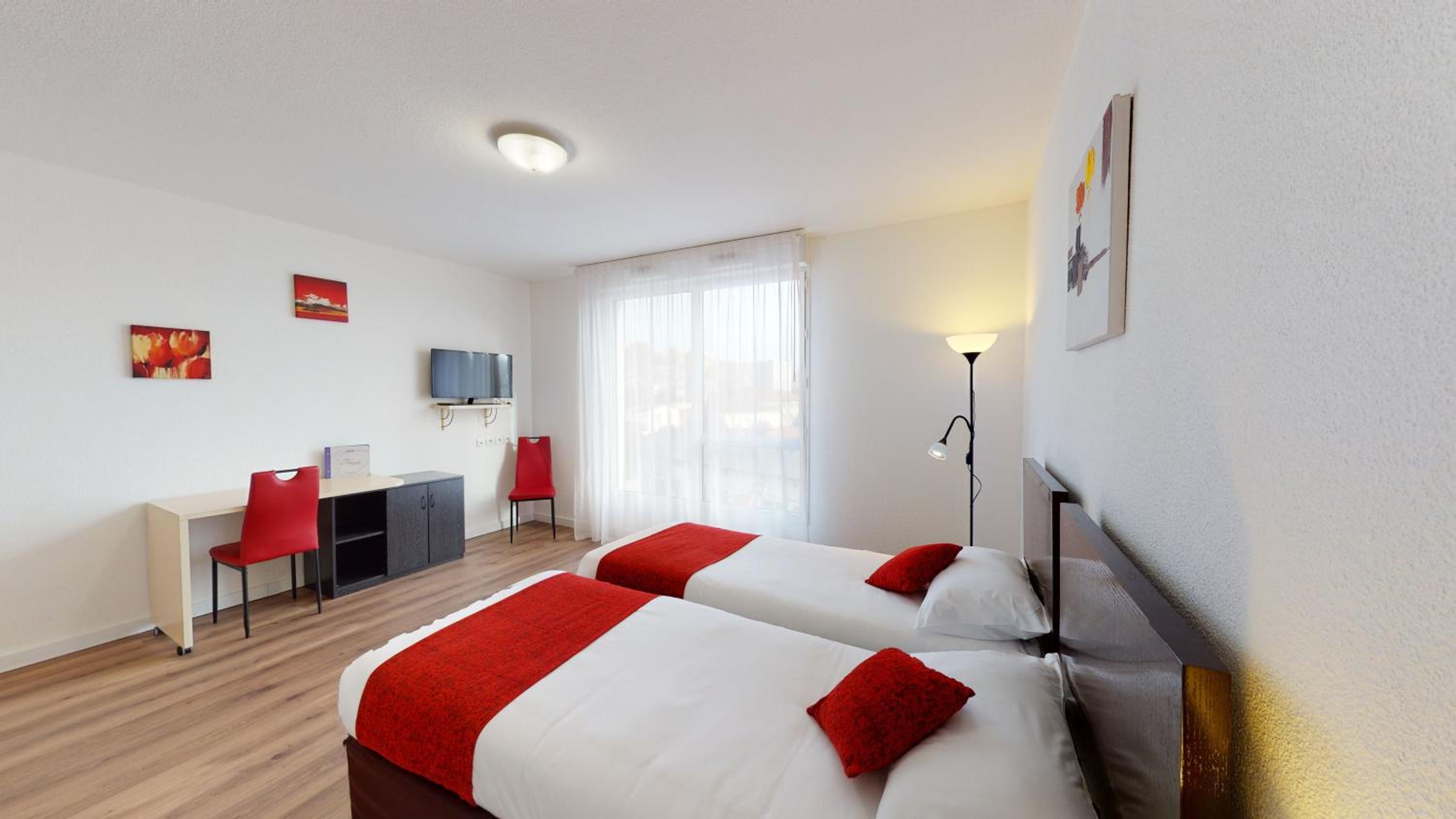 Twin Room - Photo 2