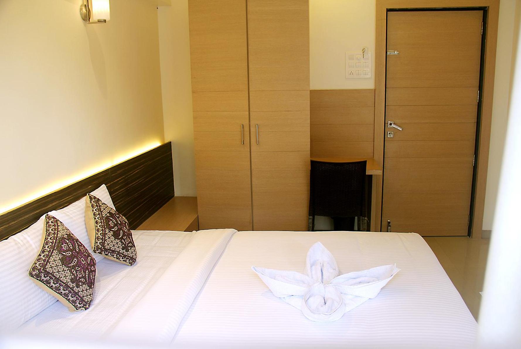 Deluxe Room - Photo 2