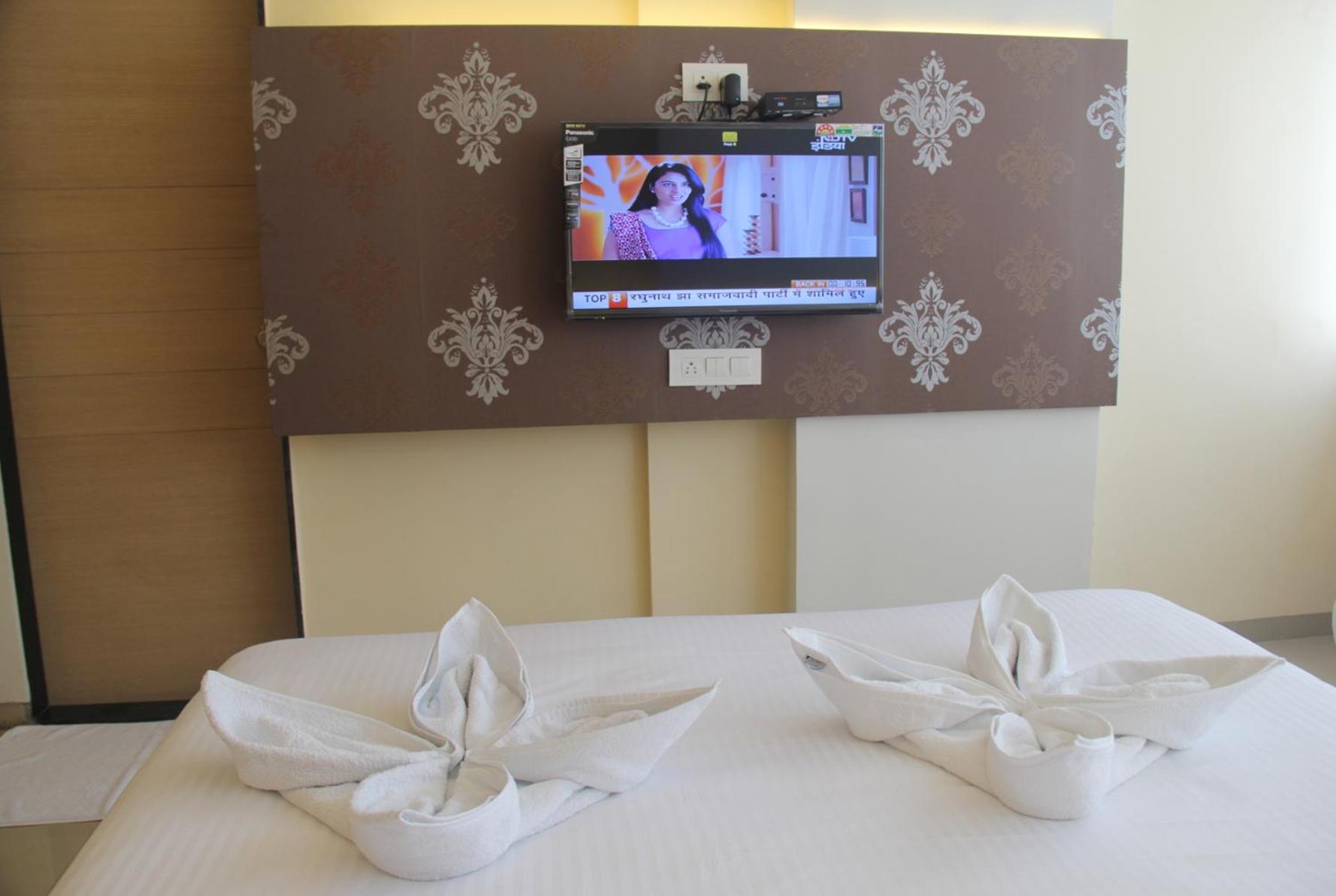 Deluxe Room - Photo 7