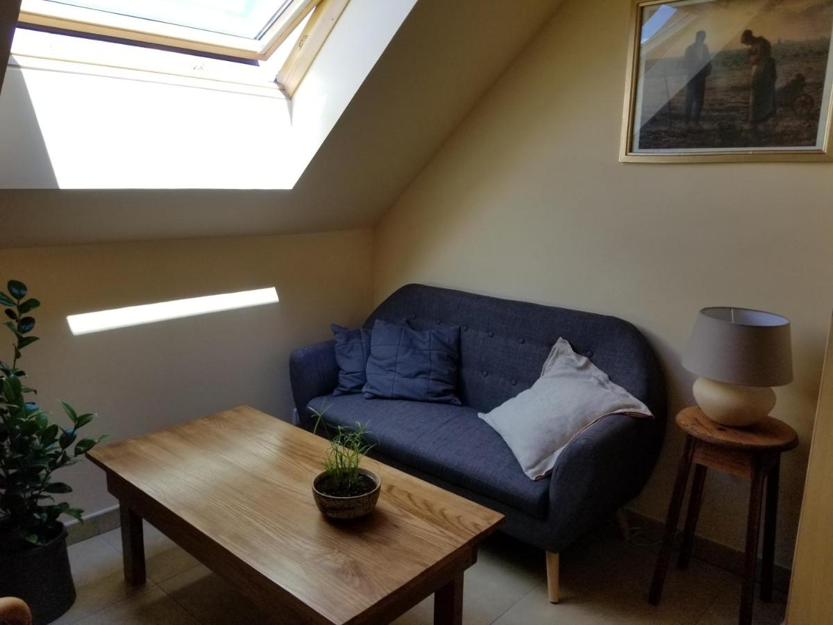 Double Room with Private Bathroom - Photo 30