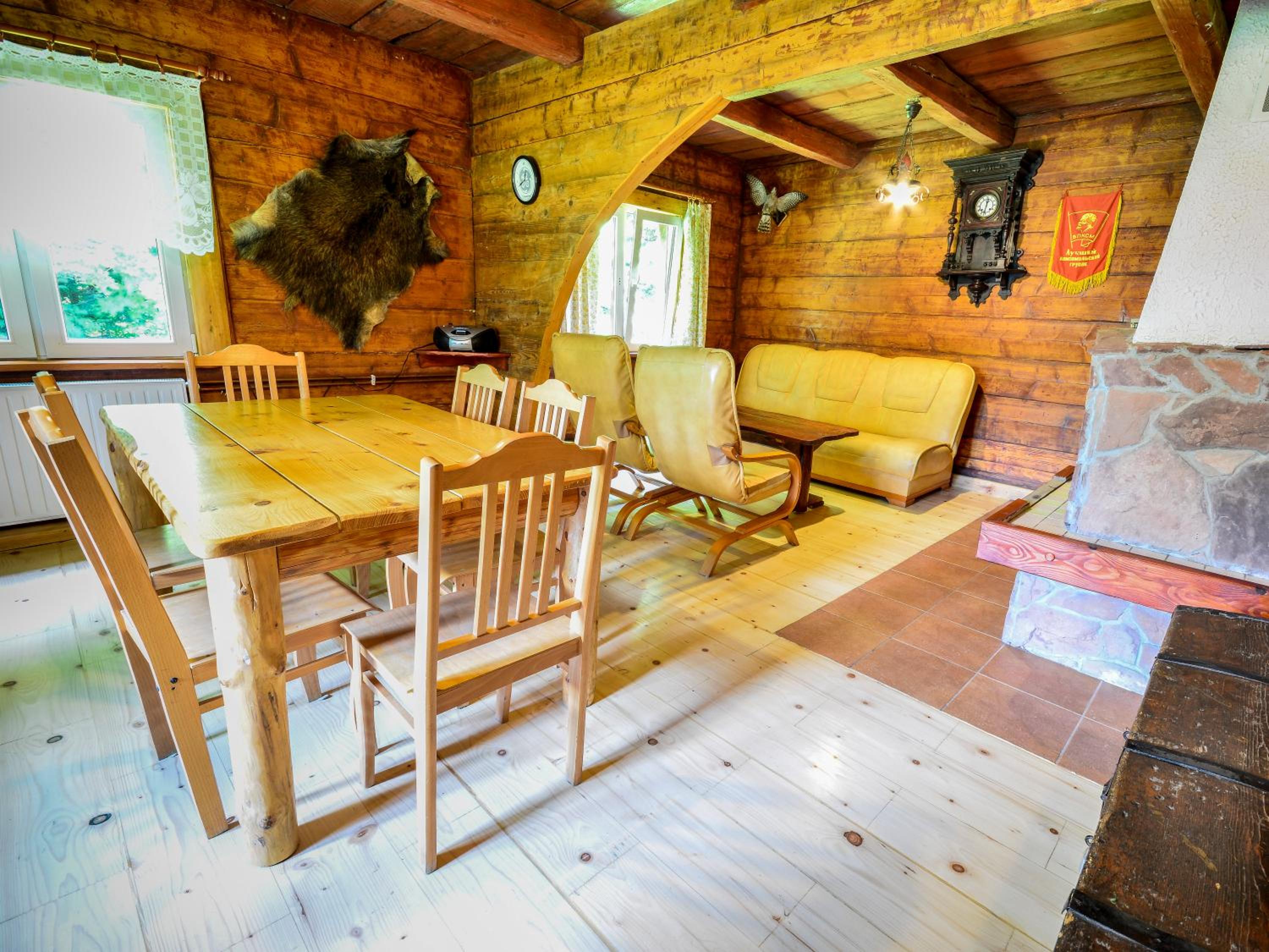 Family Room photo 3