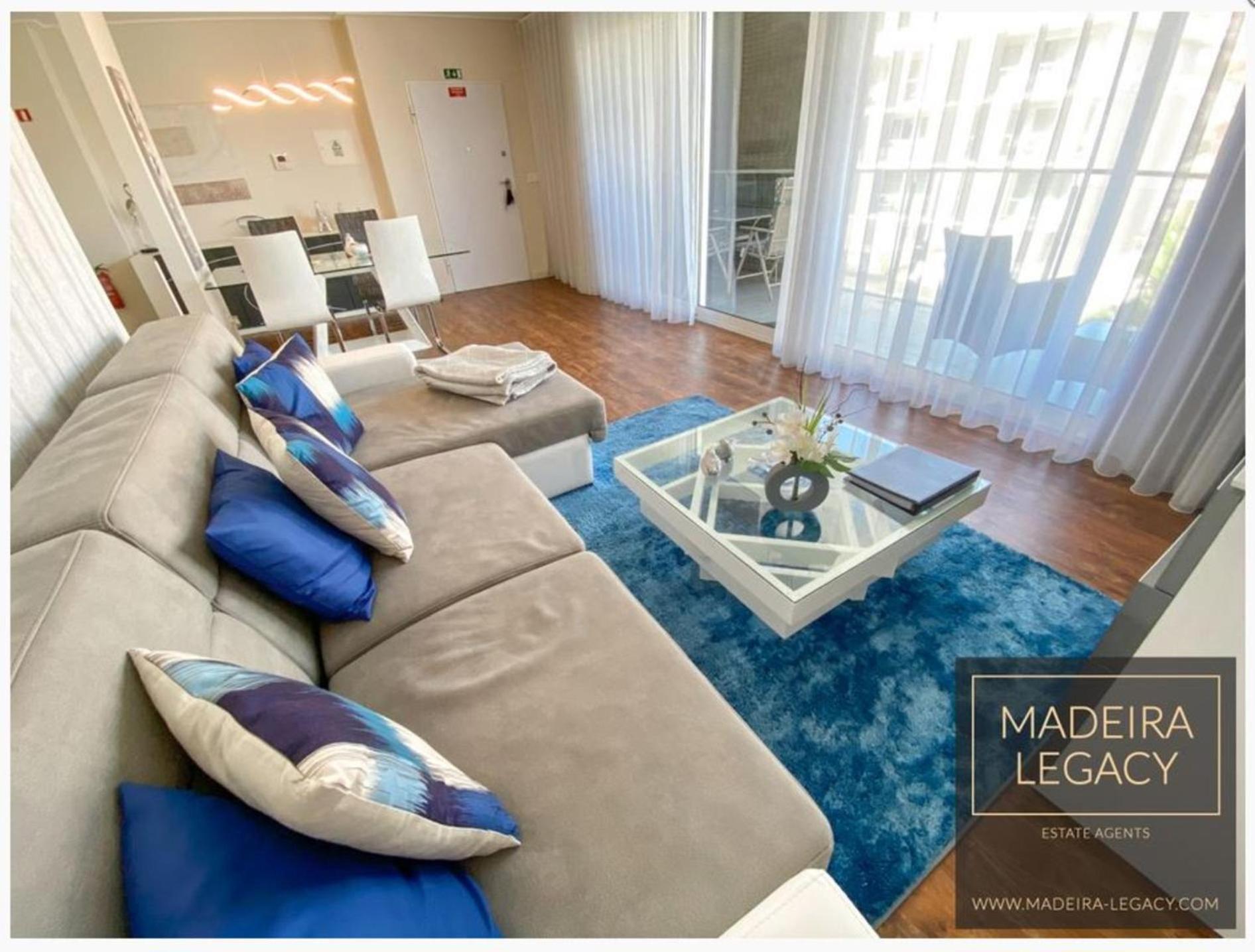 Apartamento com Vista para a Piscina