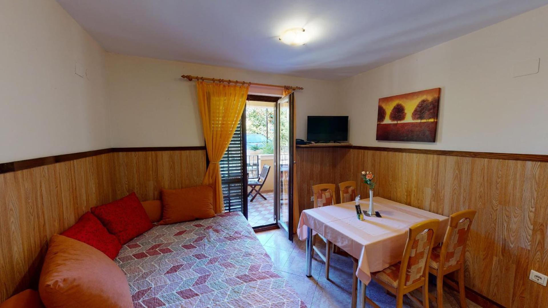 Comfort One-Bedroom Apartment with Balcony photo 1