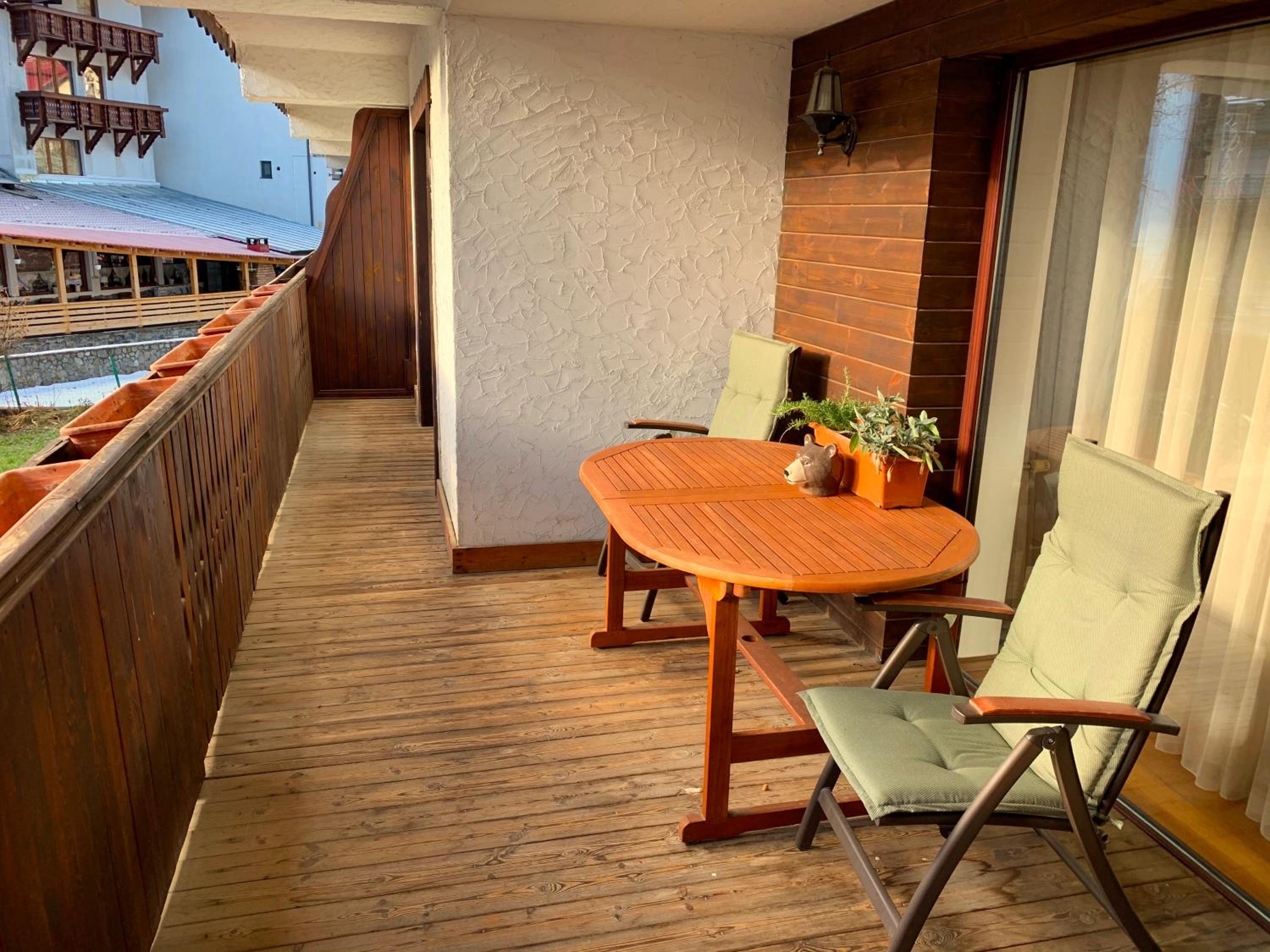 Apartment with Balcony - Photo 10