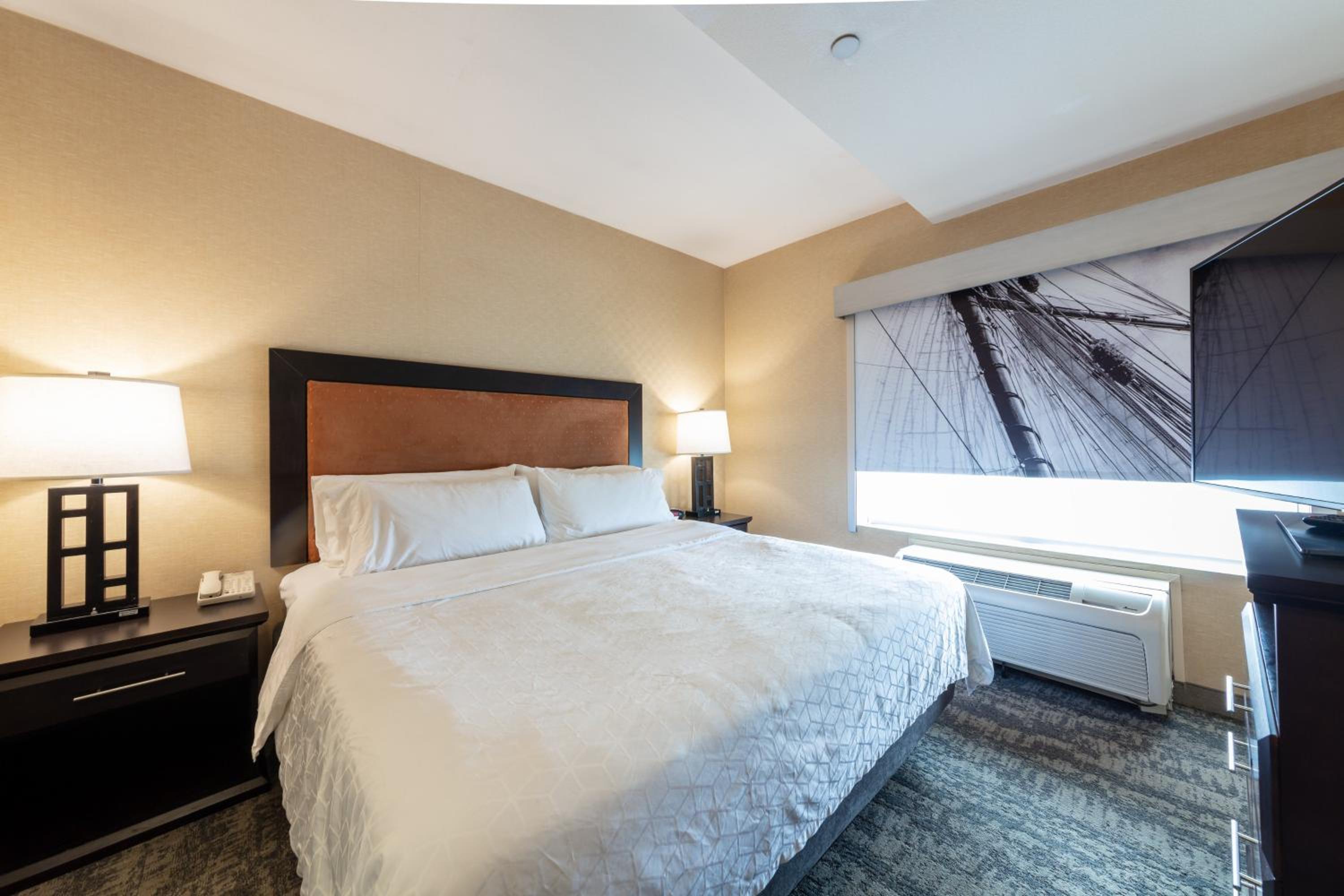 King Suite - Photo 2