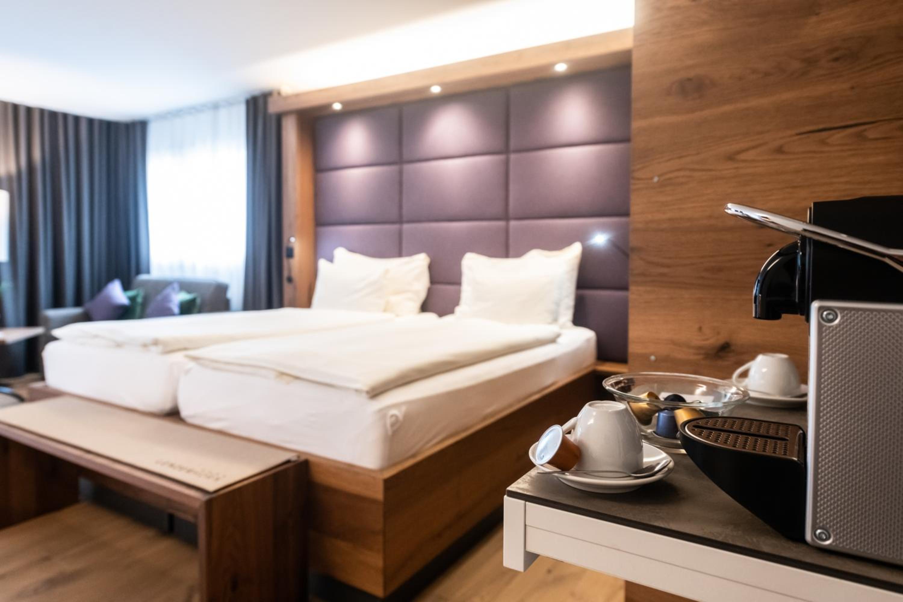 Superior Double Room with Balcony - Photo 9