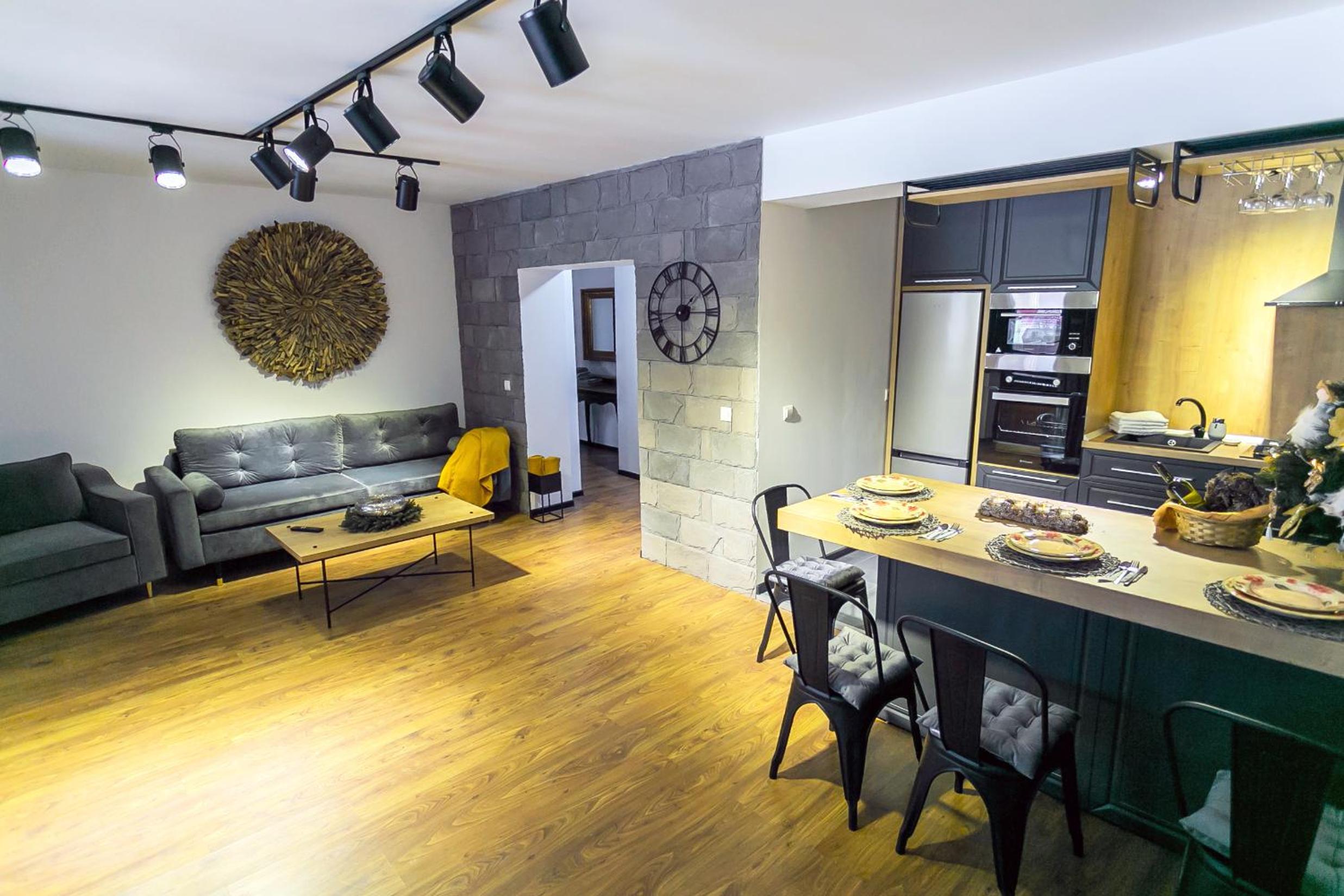 One-Bedroom Apartment - Photo 12