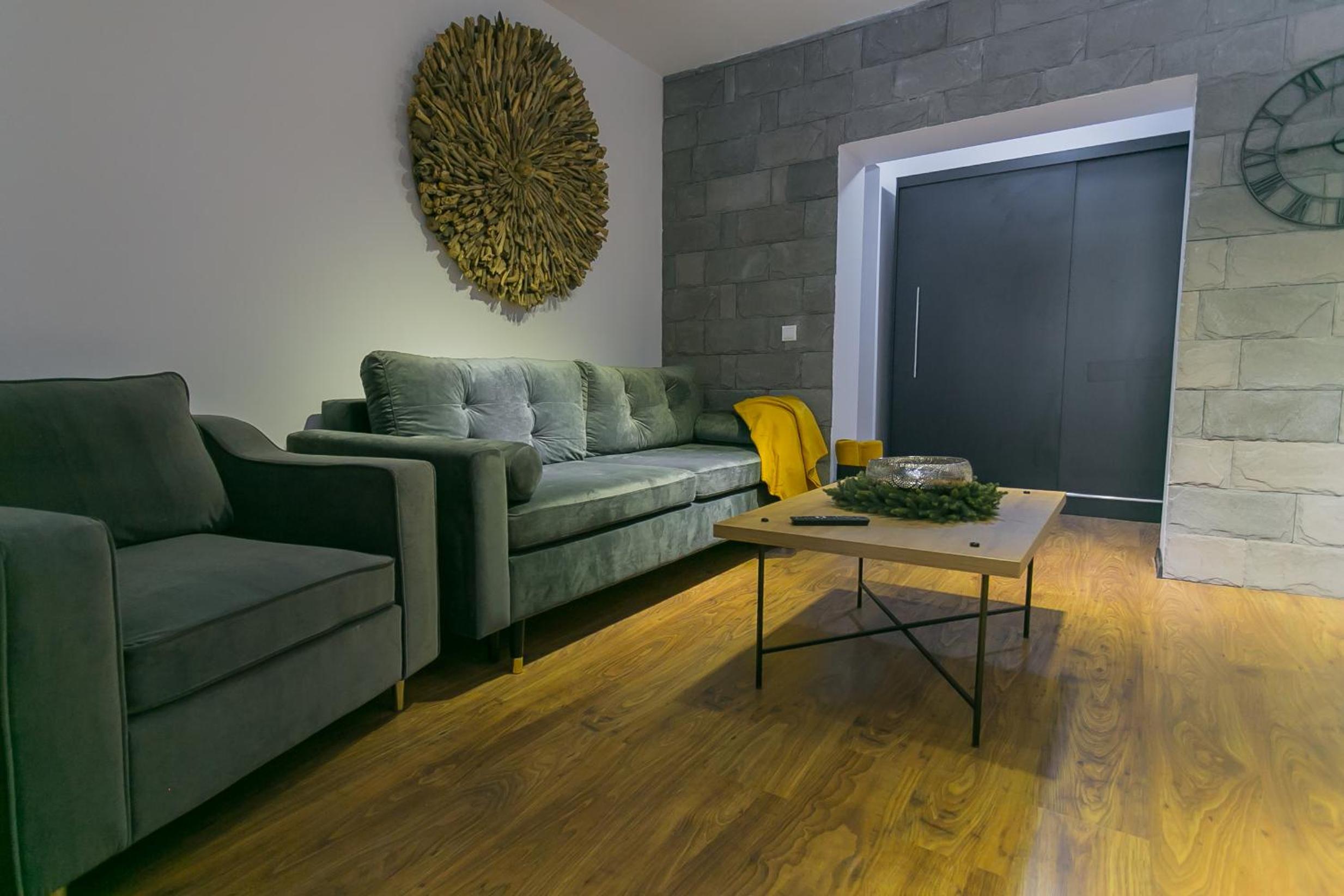 One-Bedroom Apartment - Photo 9