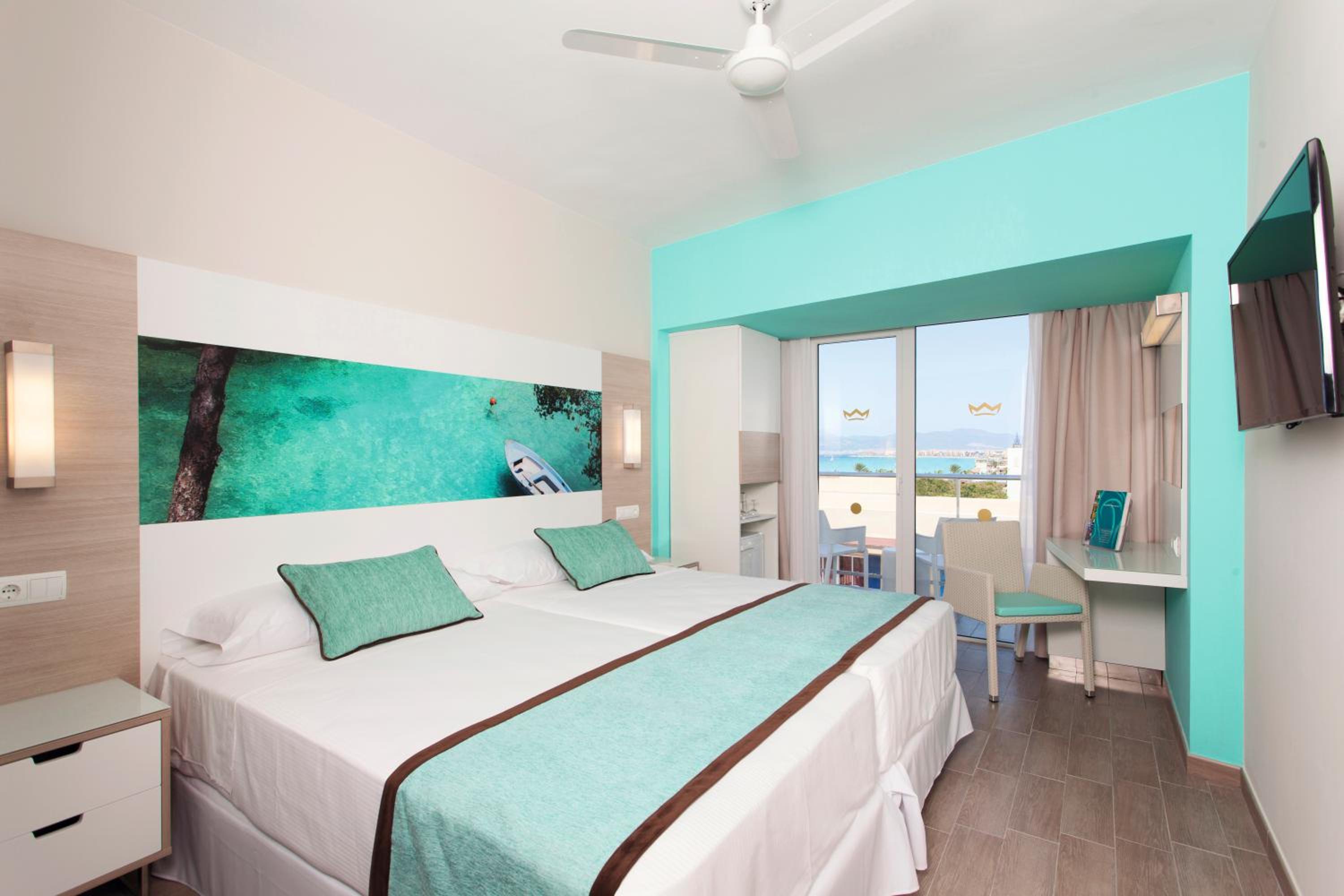 Double Room with Sea View - Photo 2