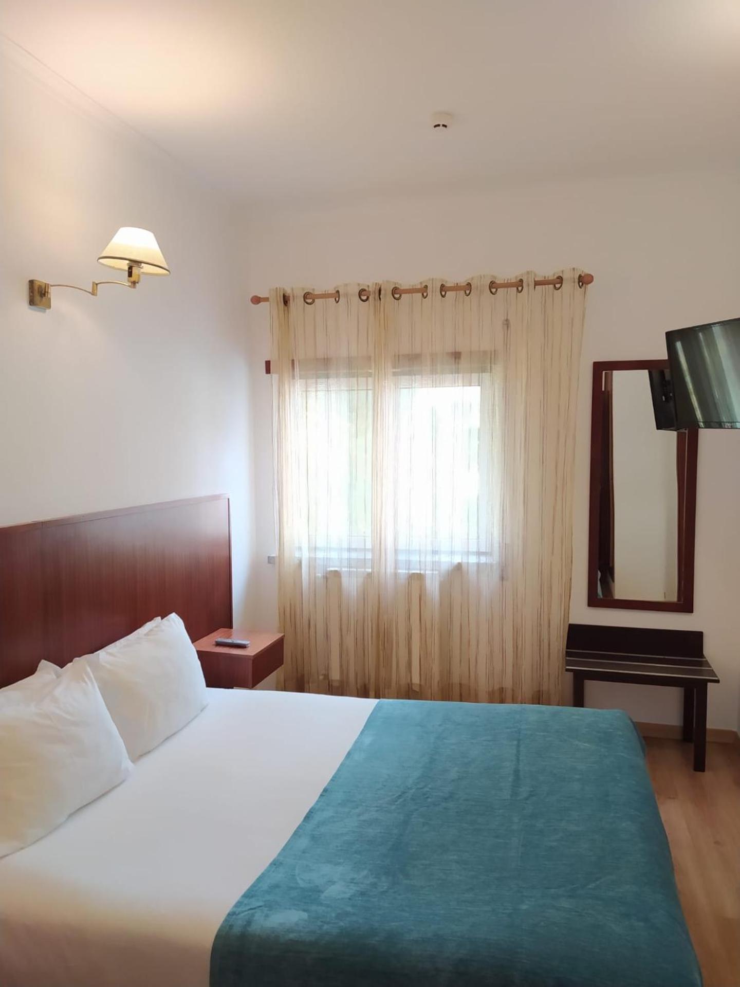 Superior Double or Twin Room thumbnail 5