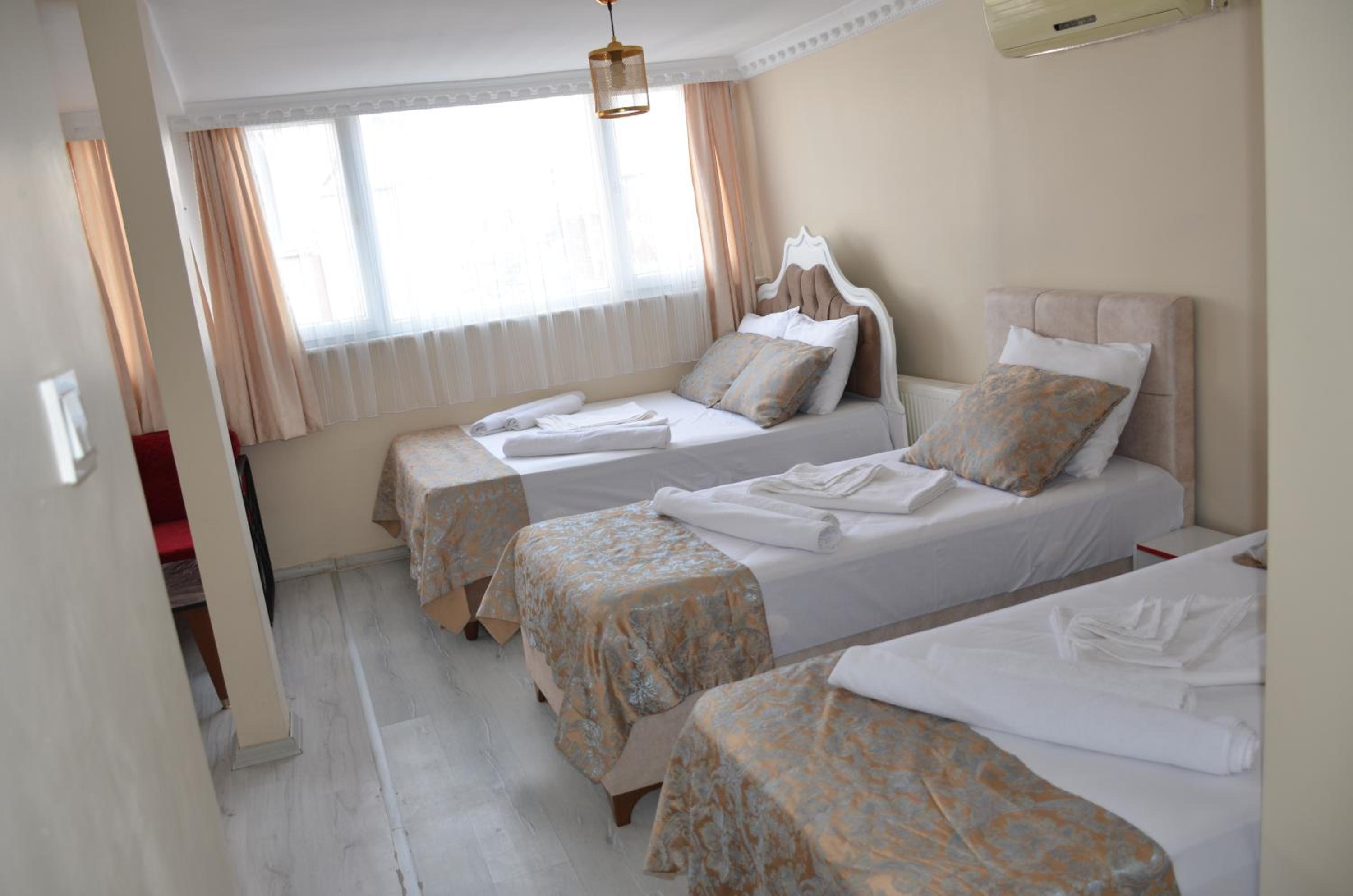 Deluxe Triple Room photo 1