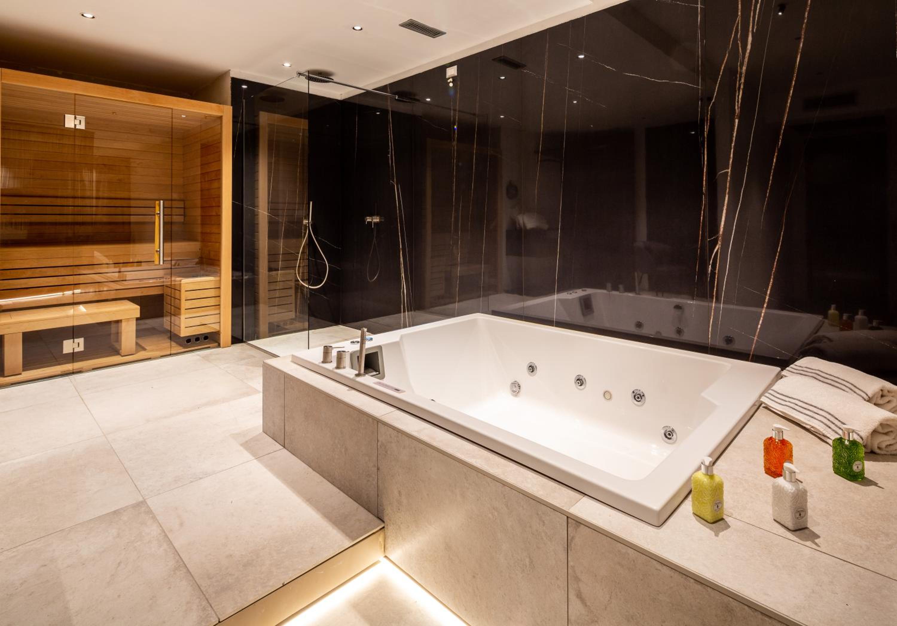 Executive Suite thumbnail 5