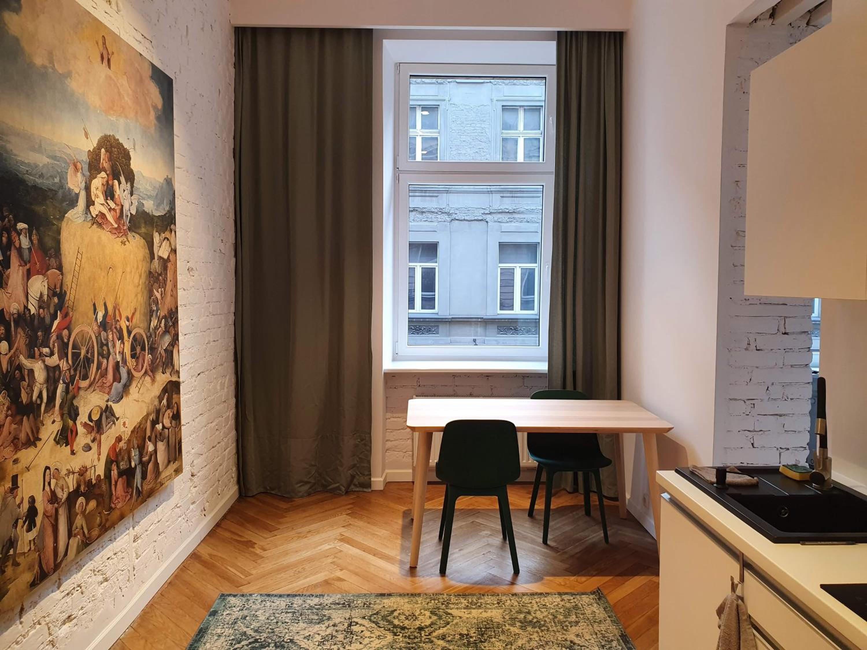 One-Bedroom Apartment - Photo 1