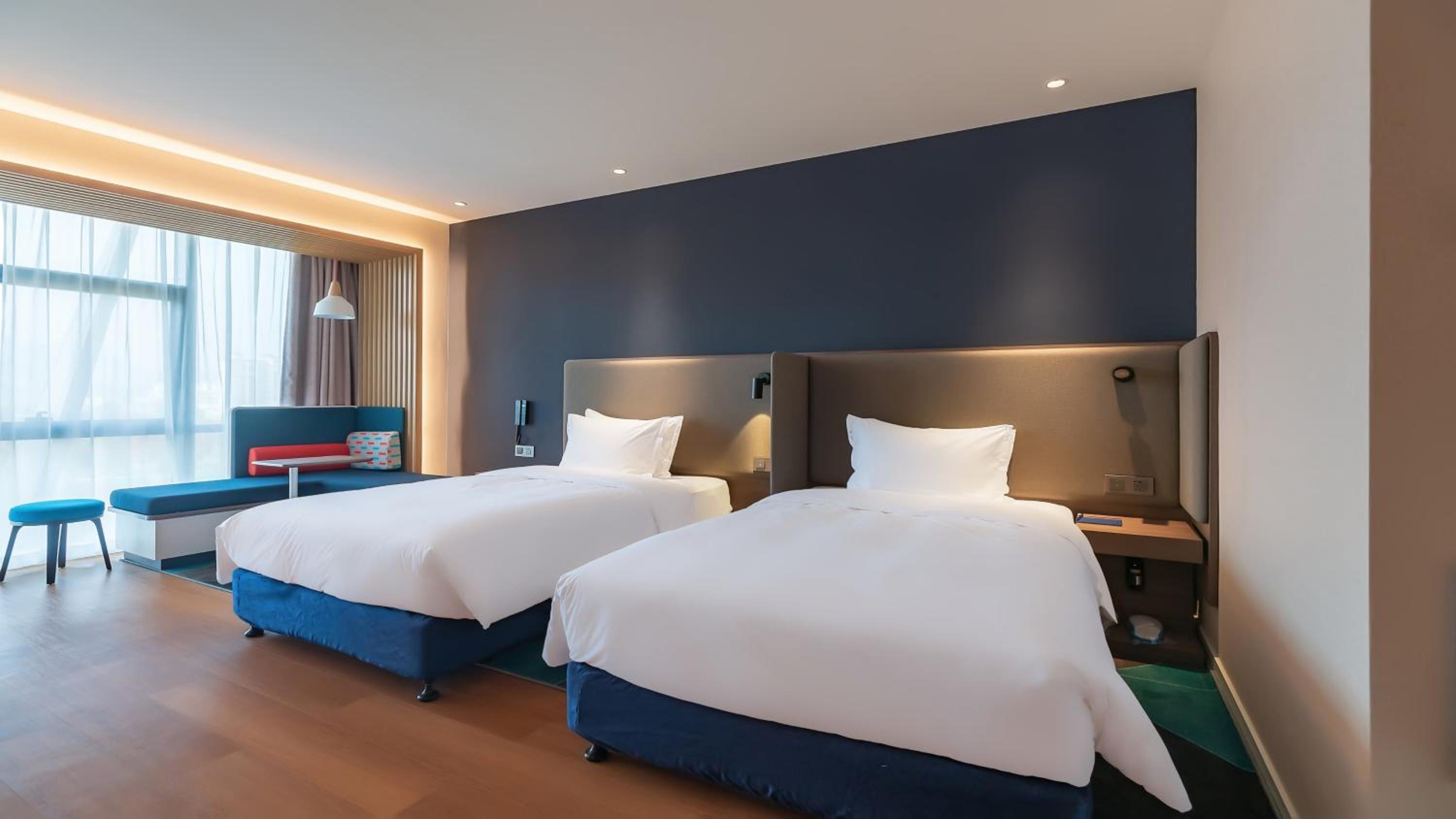 Standard Twin Room - Photo 1