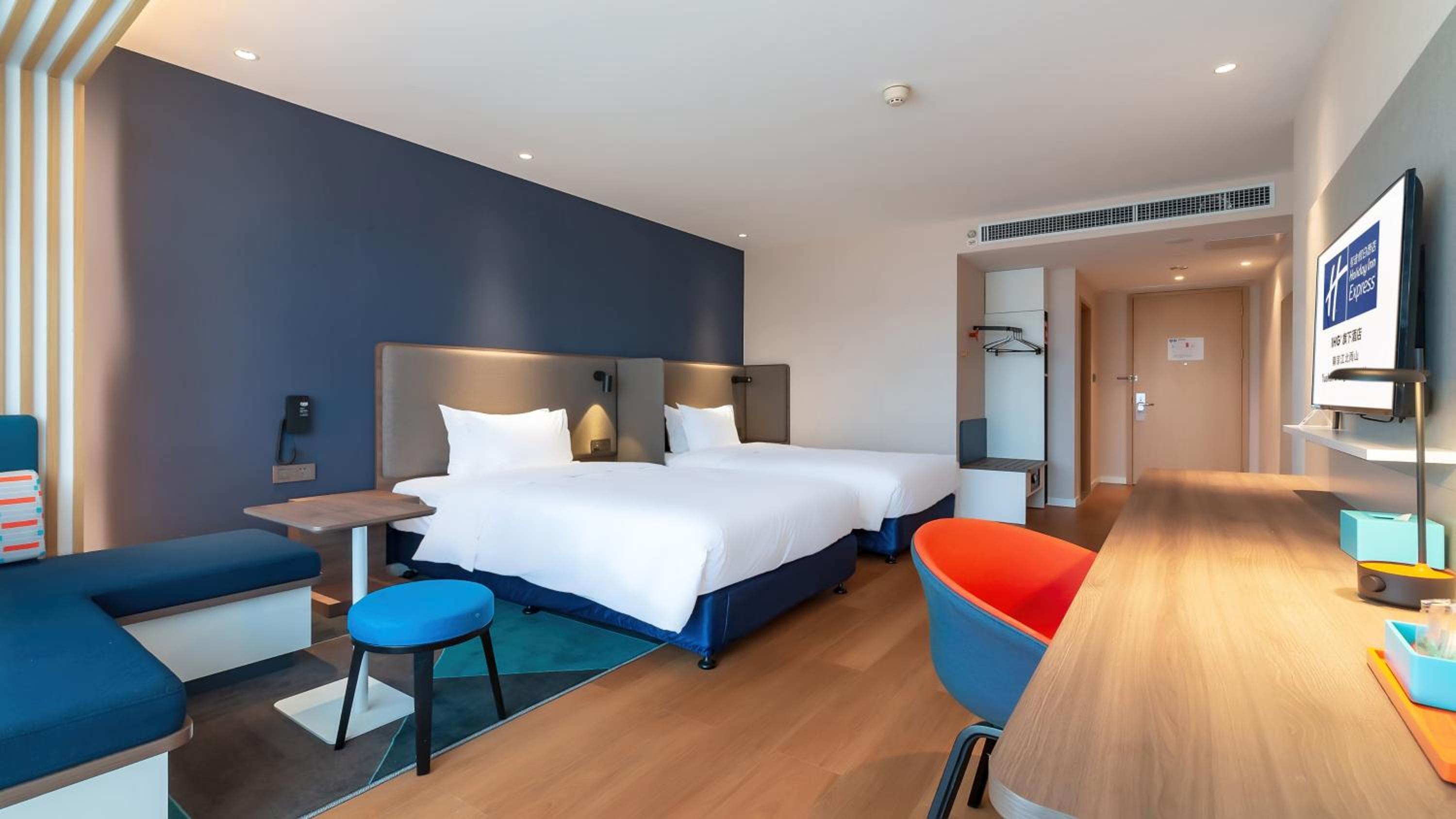 Standard Twin Room - Photo 3
