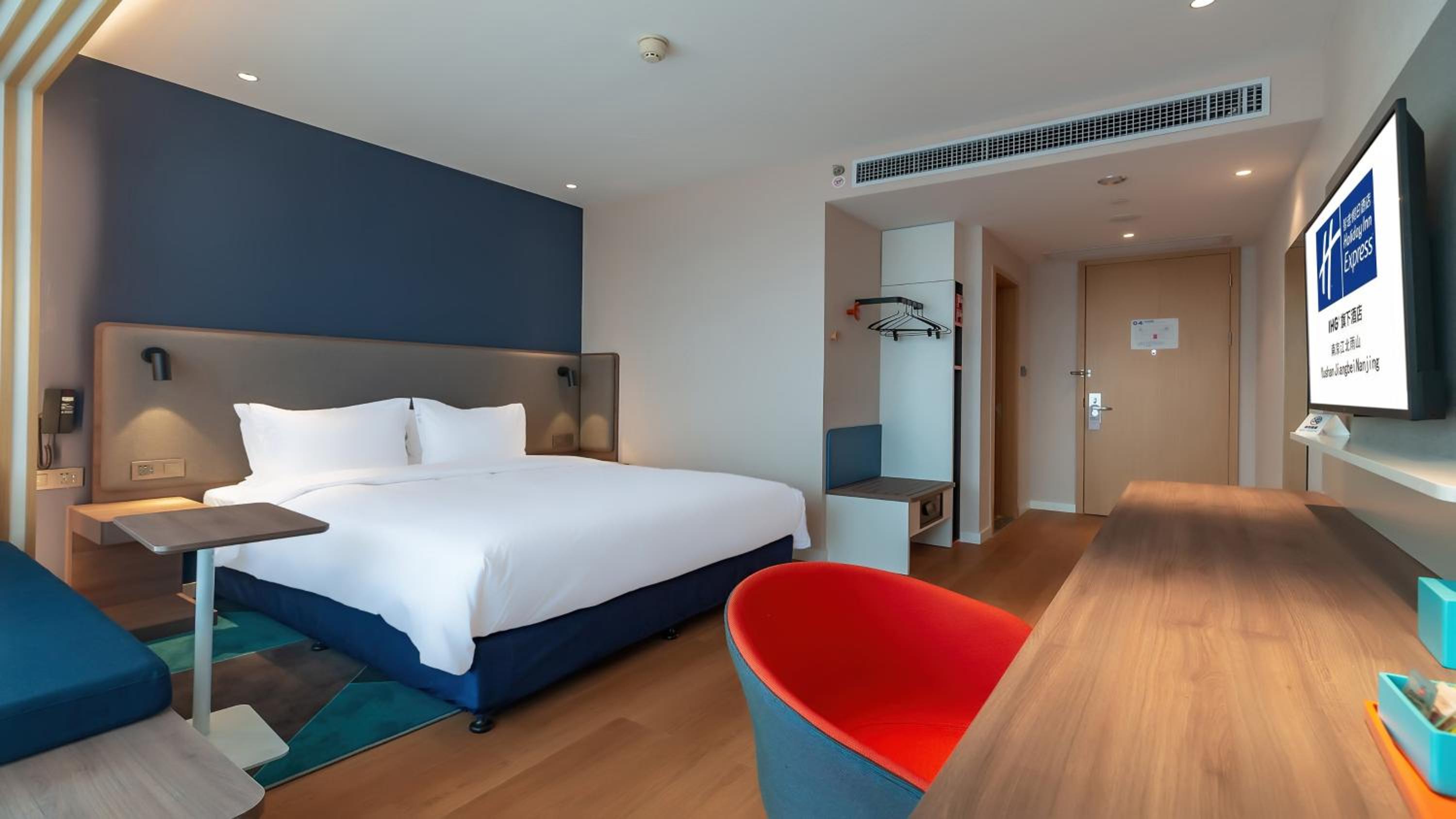 Standard King Room - Photo 4