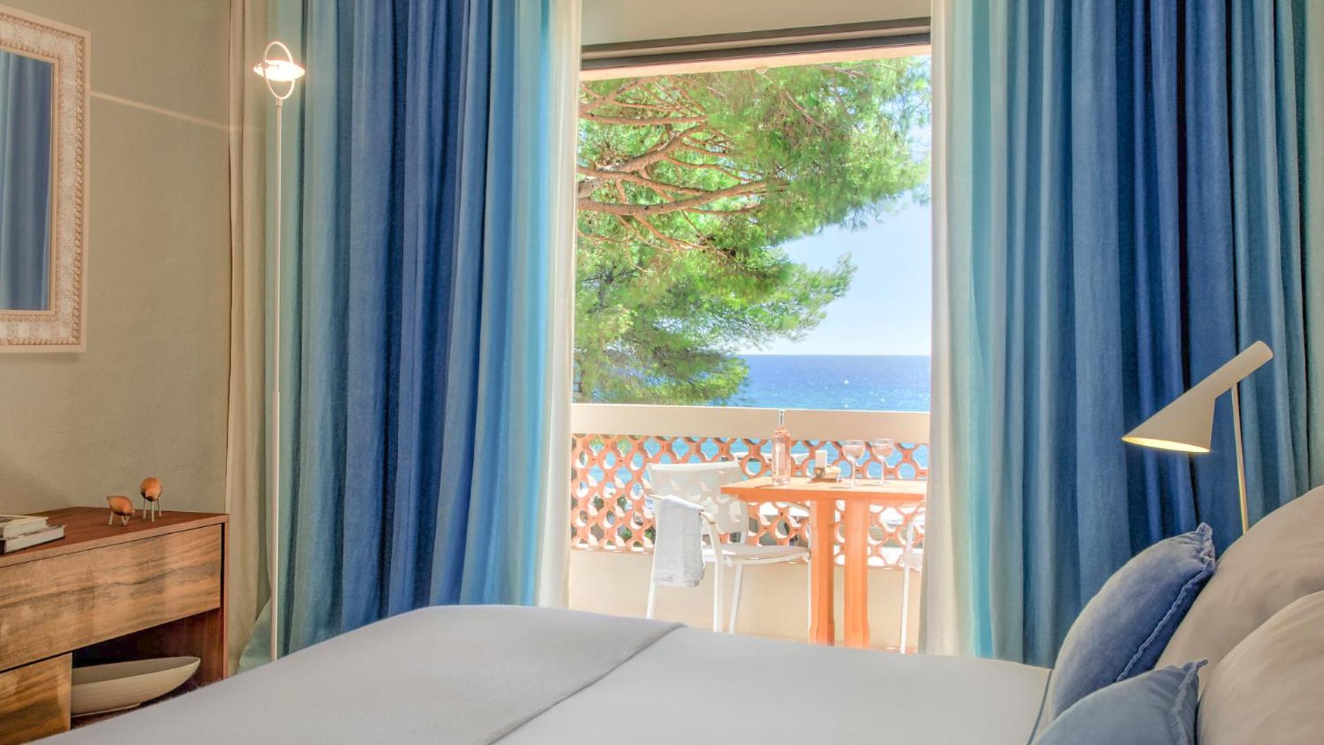 Double room with sea view, free access to the spa and private beach photo 2