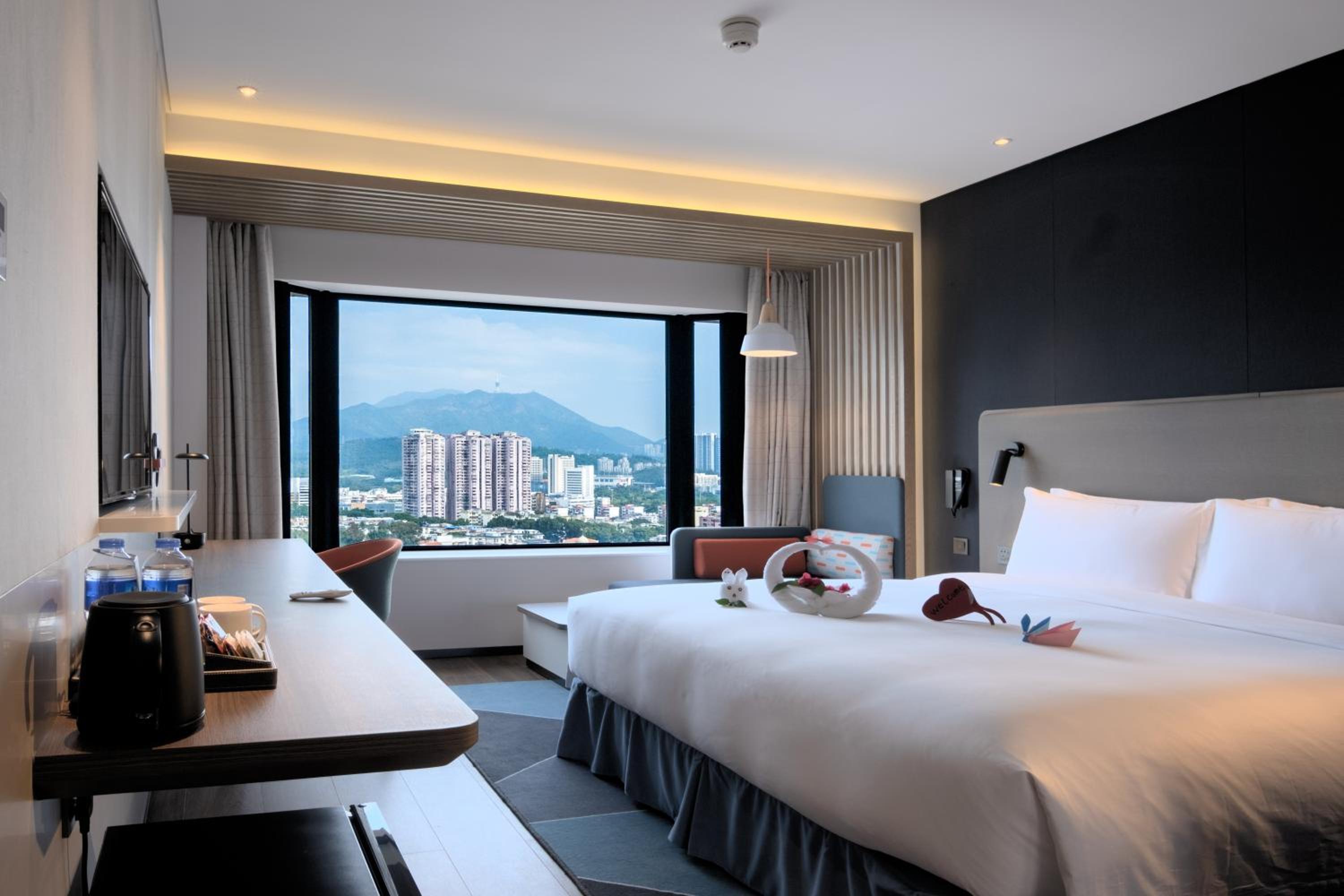 Standard King Room - Disability Access - Photo 1