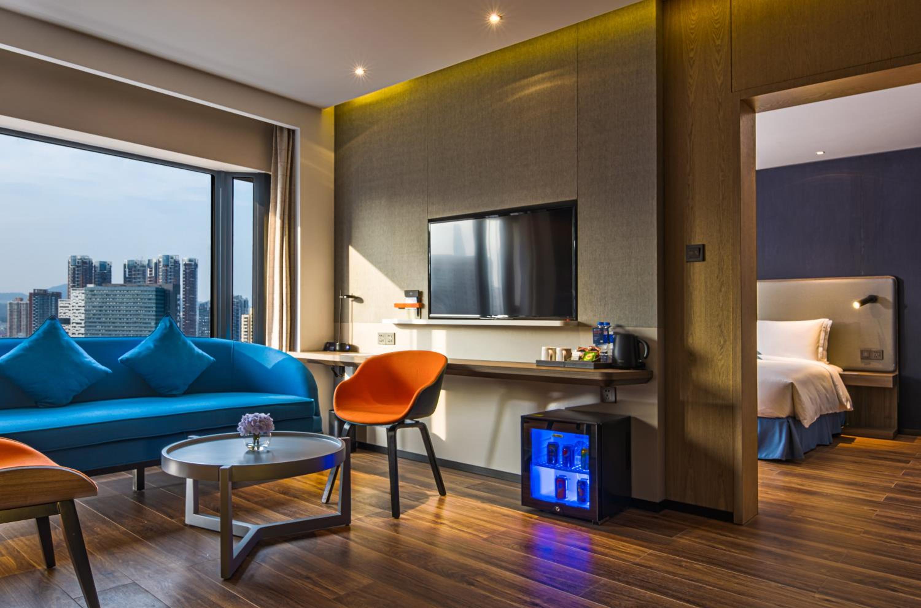 One-Bedroom Suite - Photo 2