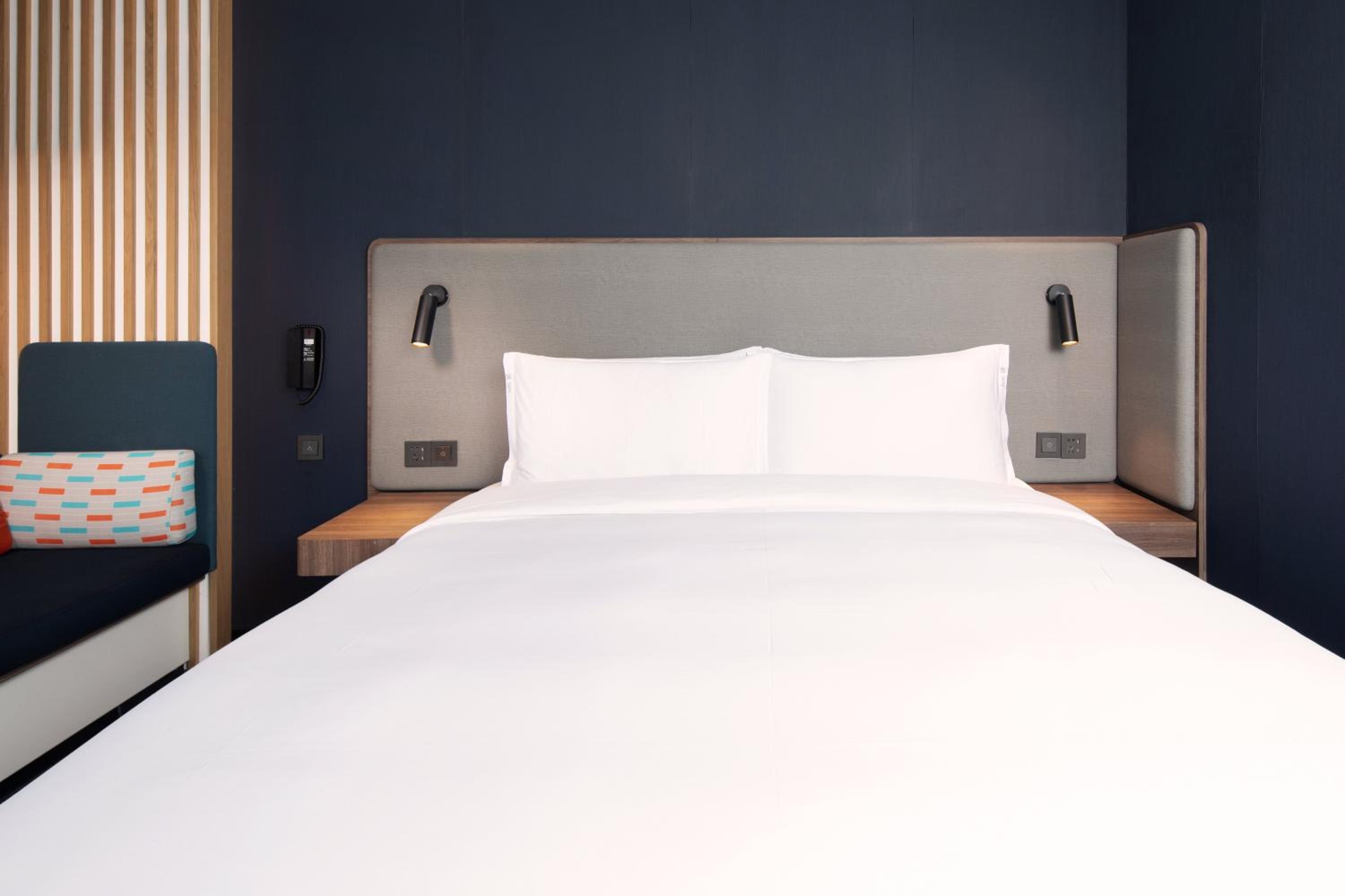 Standard King Room - Photo 2