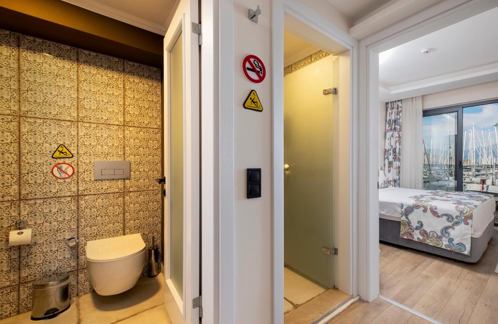 Triple Room with Sea View - Photo 4