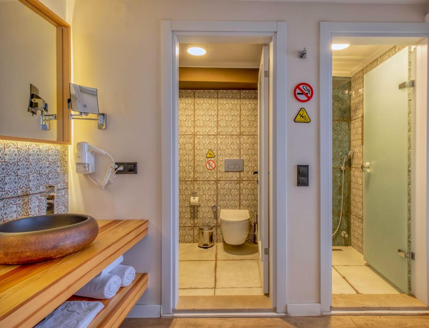 Triple Room with Sea View - Photo 9