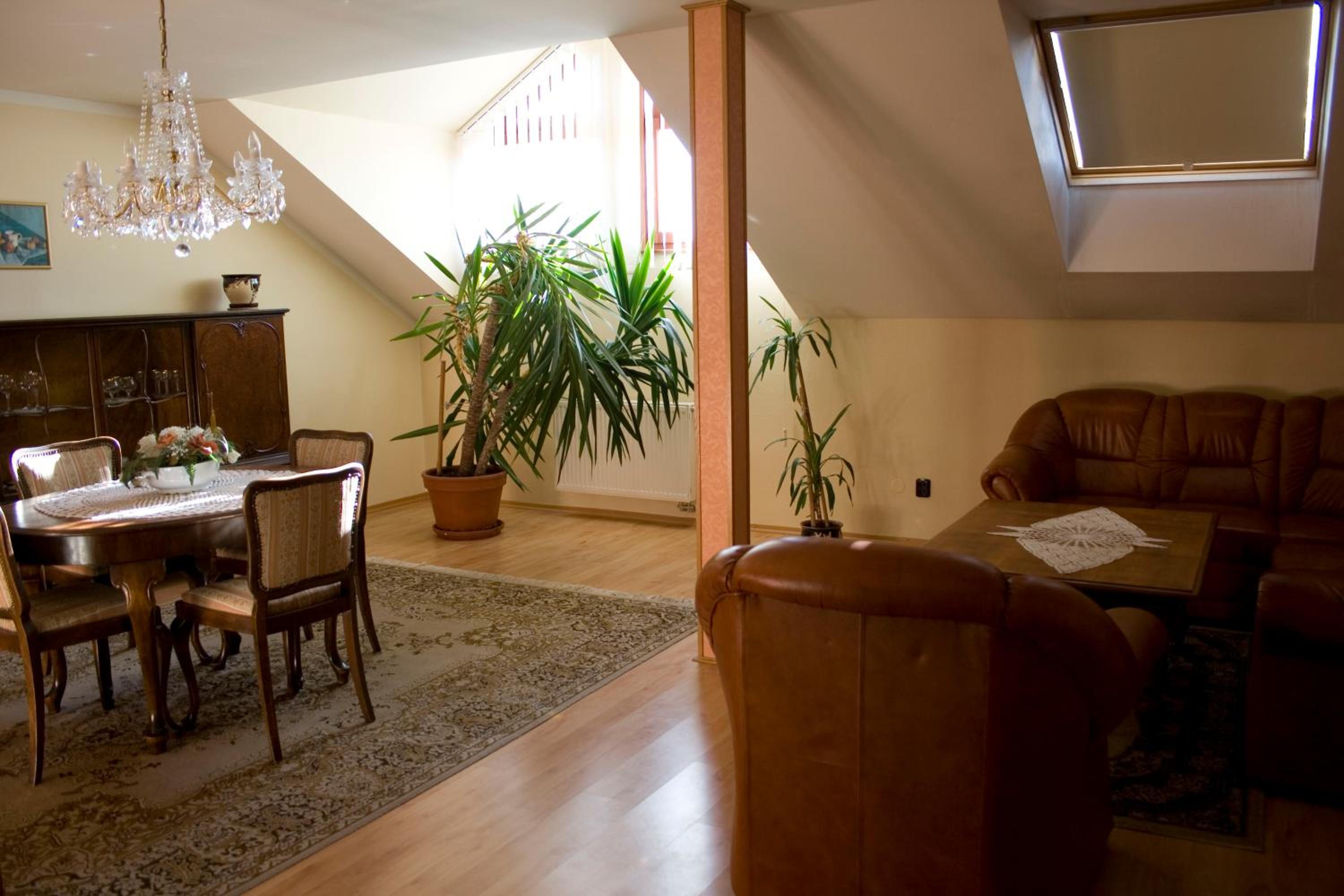 Suite - Photo 5