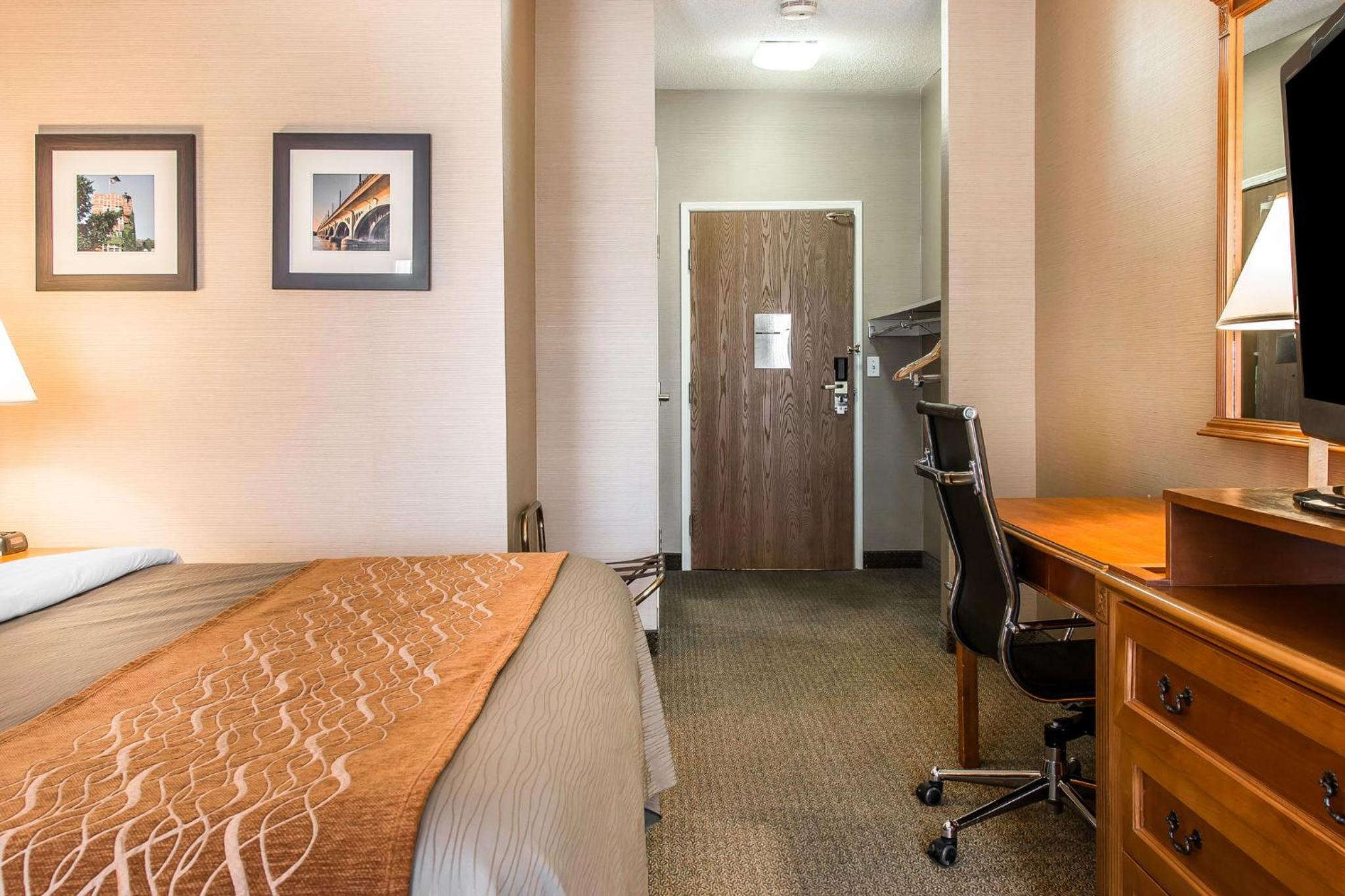 King Room - Accessible/Non-Smoking photo 1