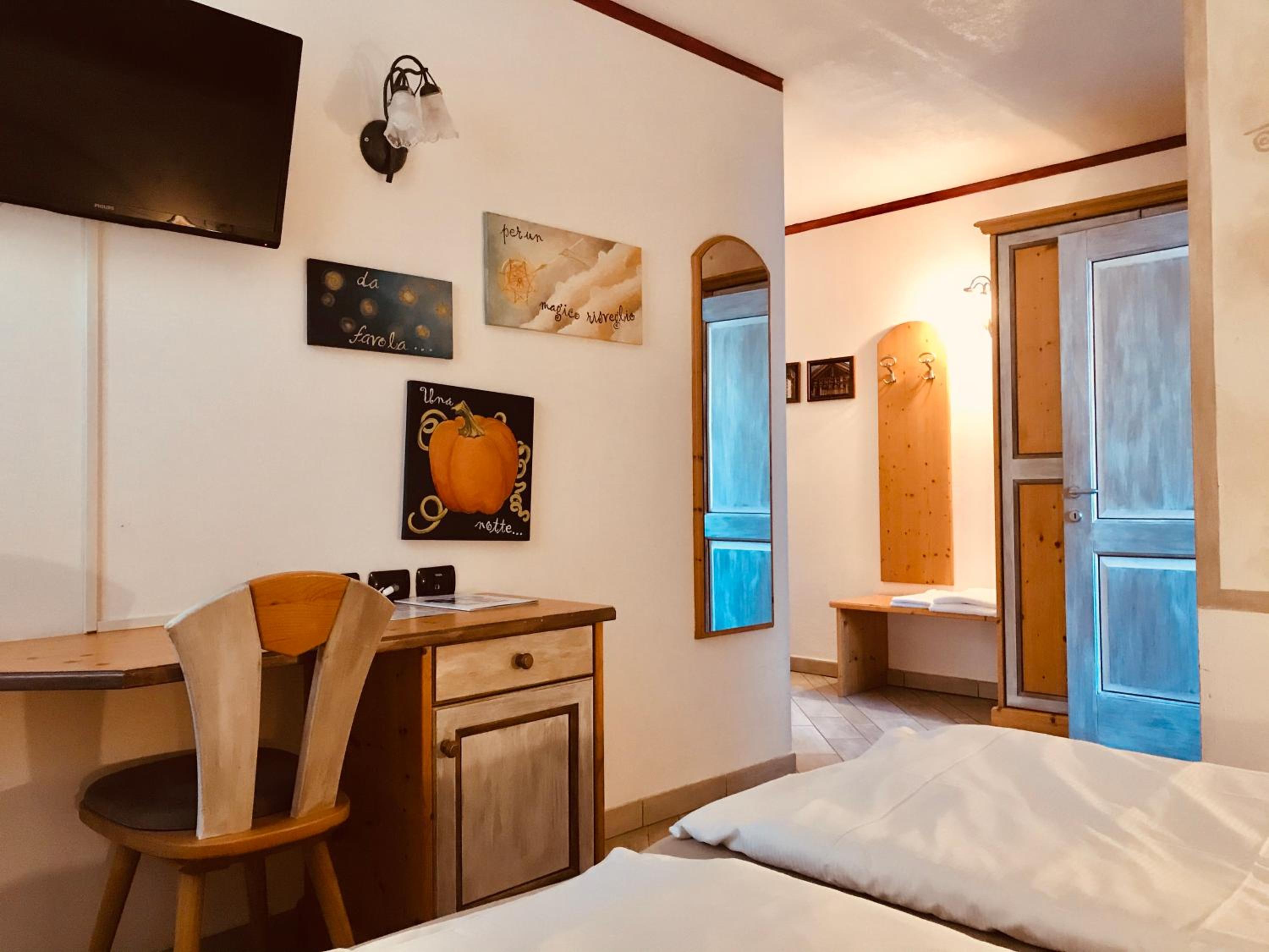 Double Room - Photo 14