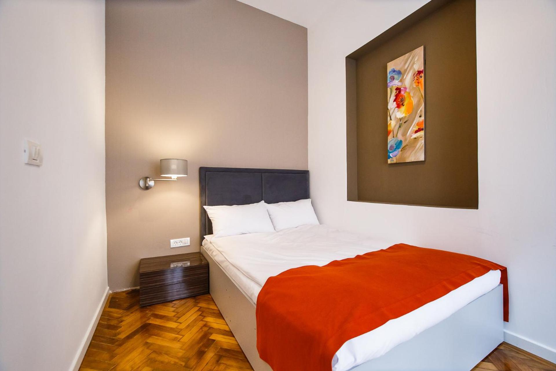 Two-Bedroom Apartment - Photo 11