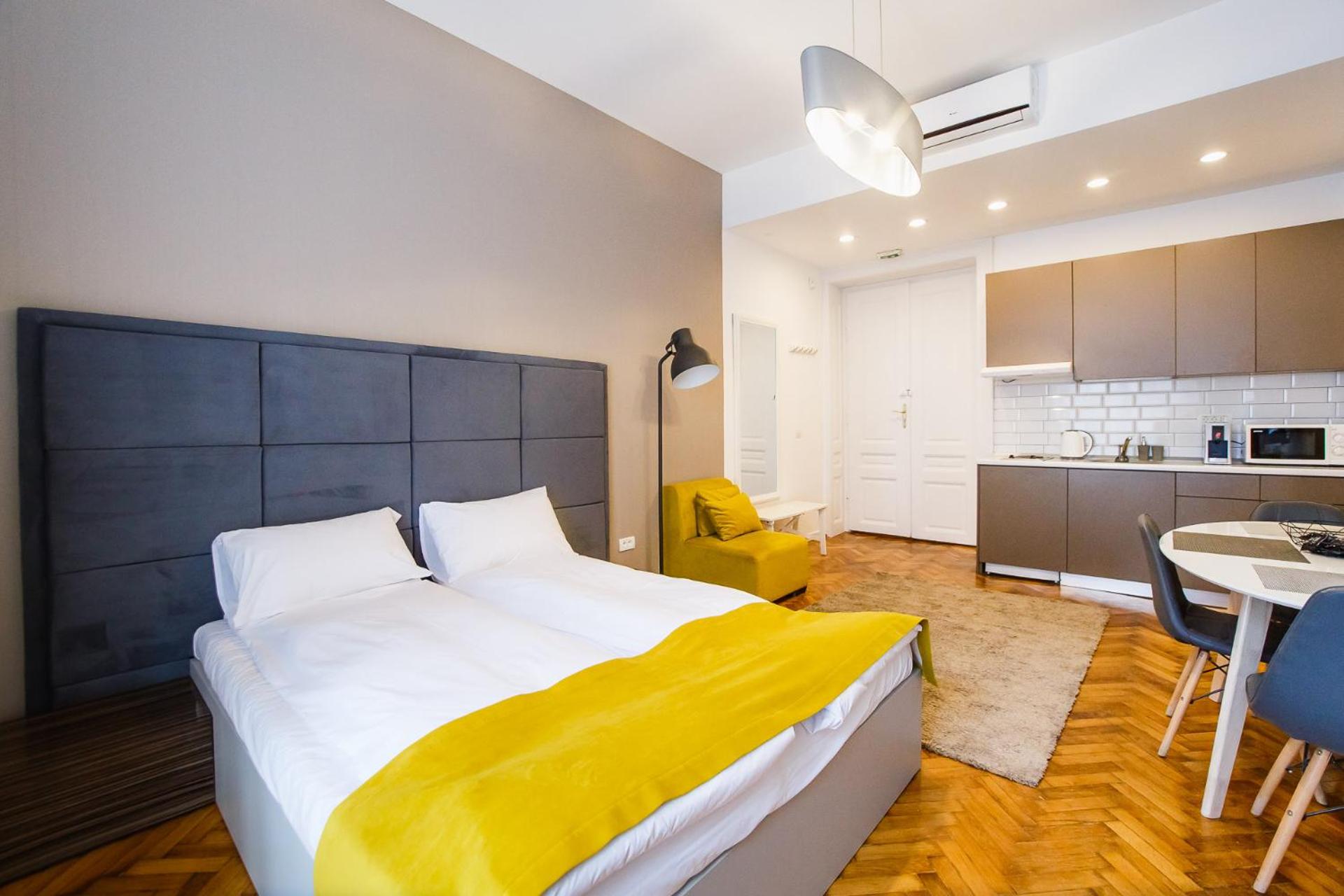 Two-Bedroom Apartment - Photo 3