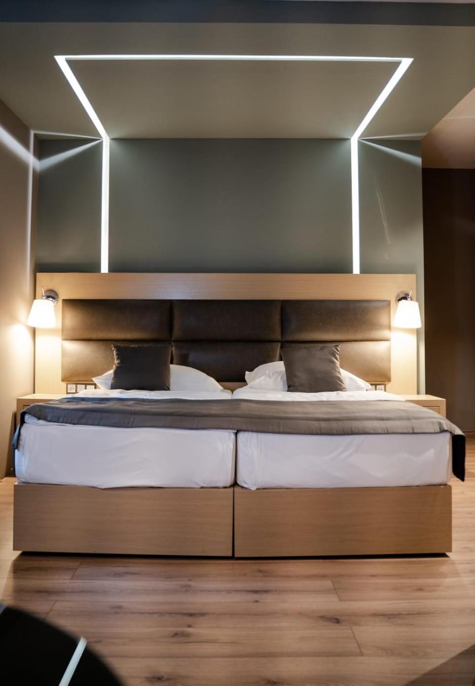 Deluxe Triple Room - Photo 14