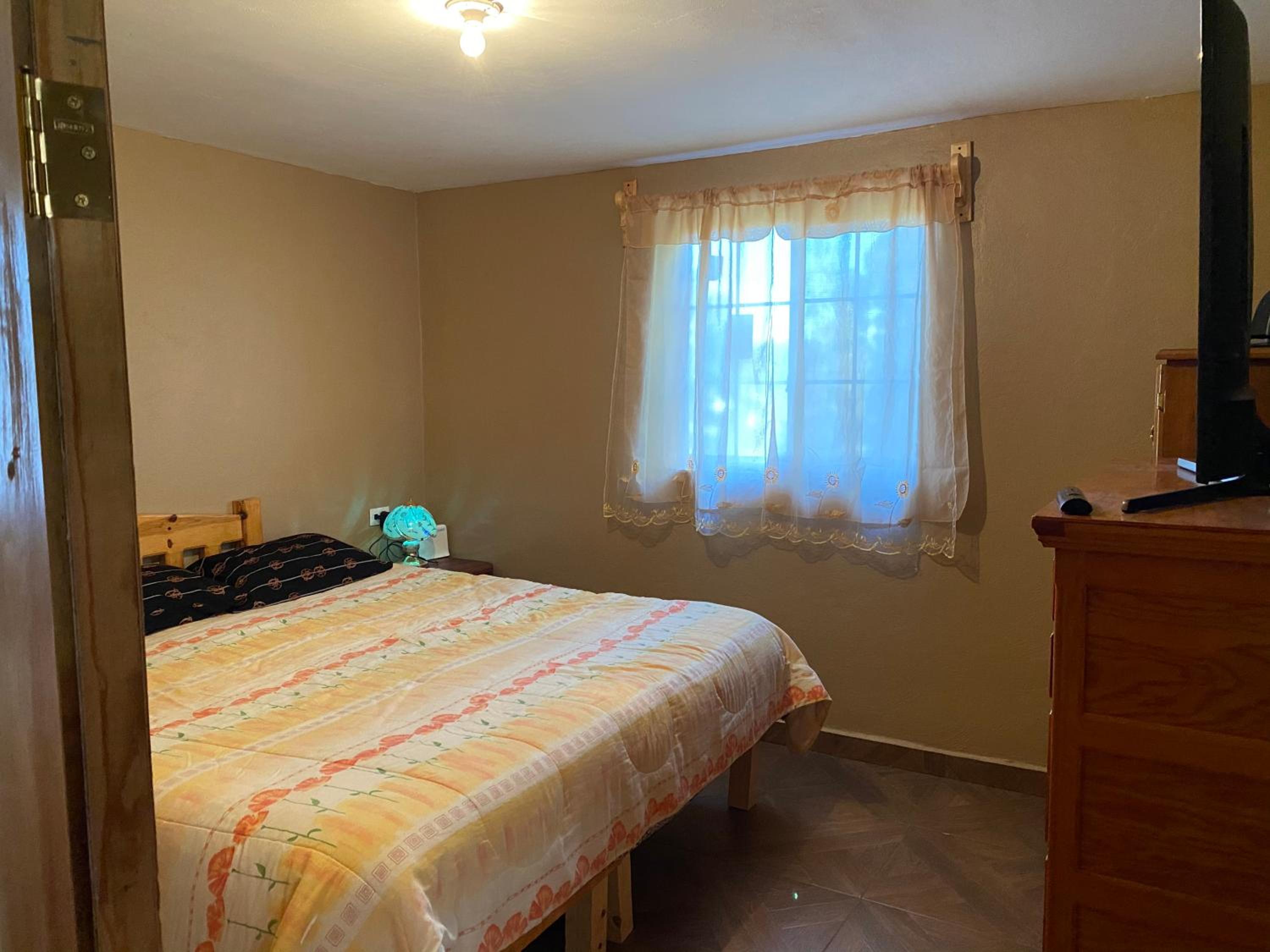 Two-Bedroom House - Photo 2
